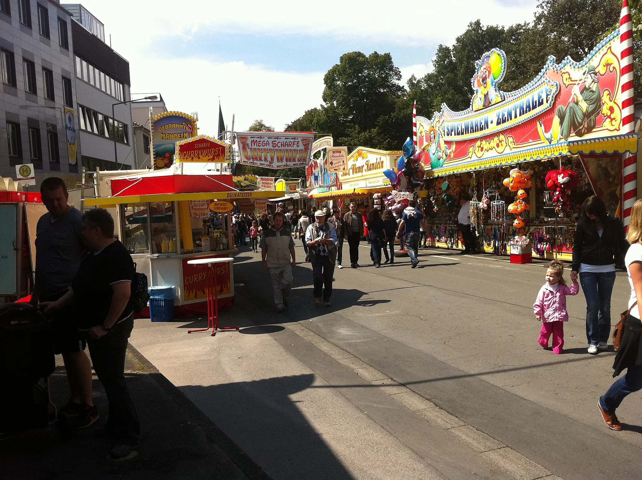 Photo showing: Lemans-Wall at Libori in Paderborn, Germany.