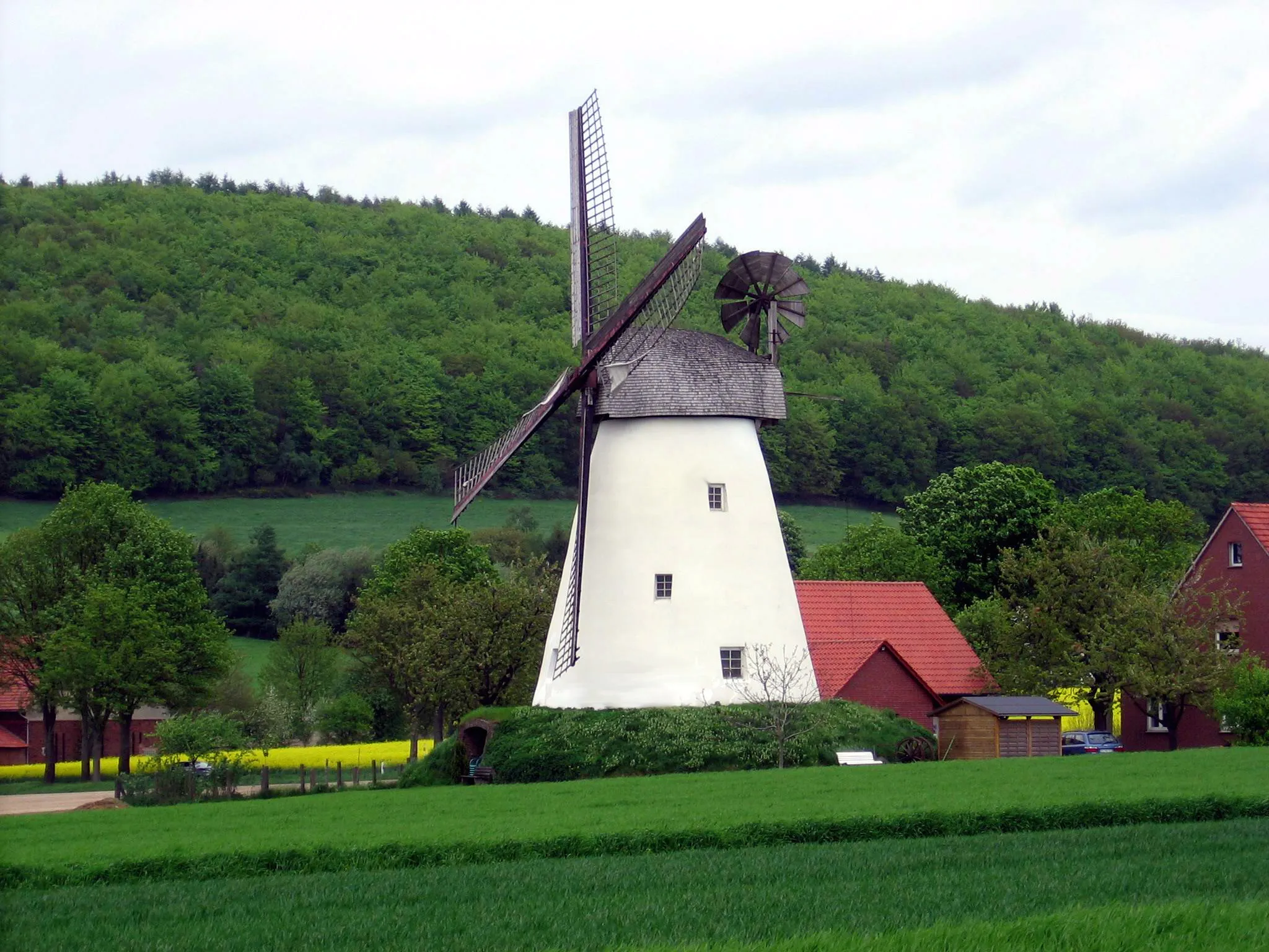 Photo showing: Windmill in Hüllhorst, Minden-Lübbecke, North Rhine-Westphalia, Germany.