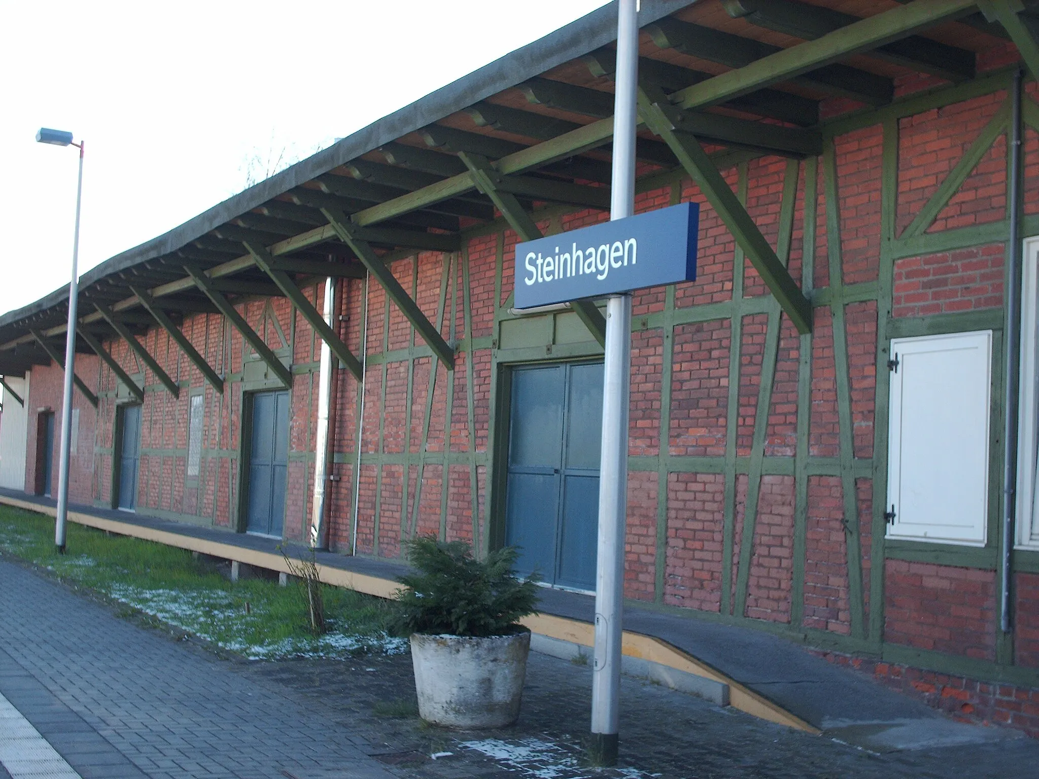 Photo showing: Steinhagen (Westf) station, Steinhagen, Germany