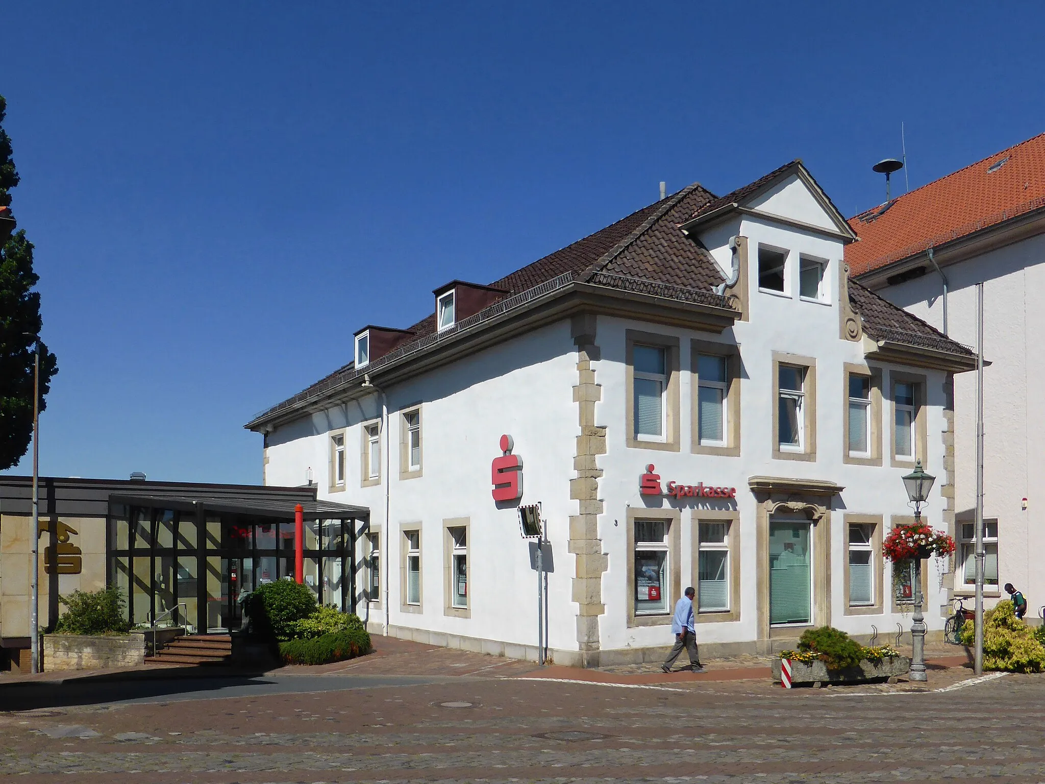 Photo showing: Geschäftsstelle der Sparkasse Schaumburg in Obernkirchen.