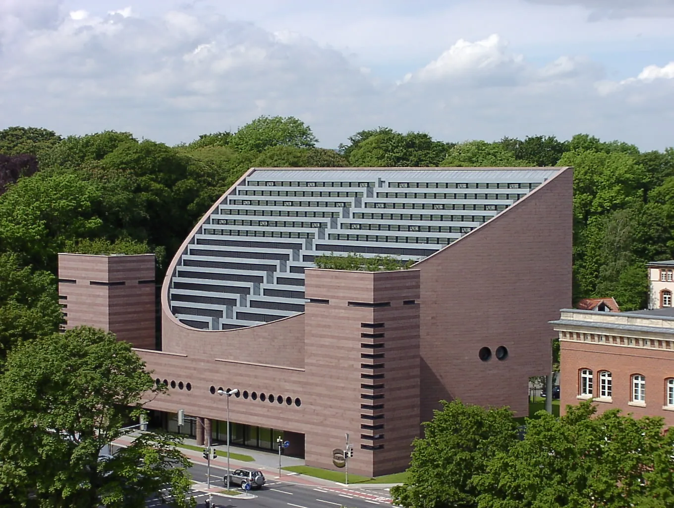 Photo showing: Verwaltungsgebäude der Firma Harting in Minden, Nordrhein-Westfalen. Architekt: Mario Botta