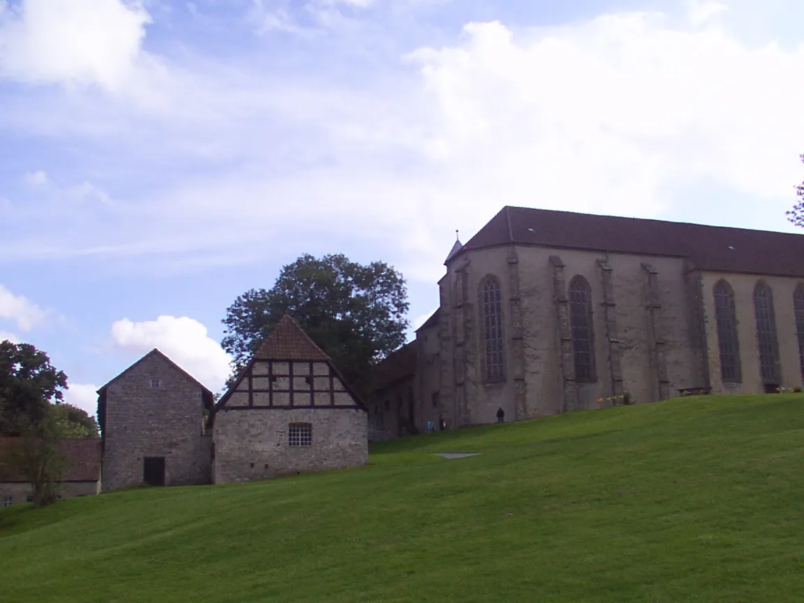 Photo showing: Lichtenau (Westfalen): ehemalige Klosterkirche des Klosters Dalheim mit Nebengebäuden von Nordost