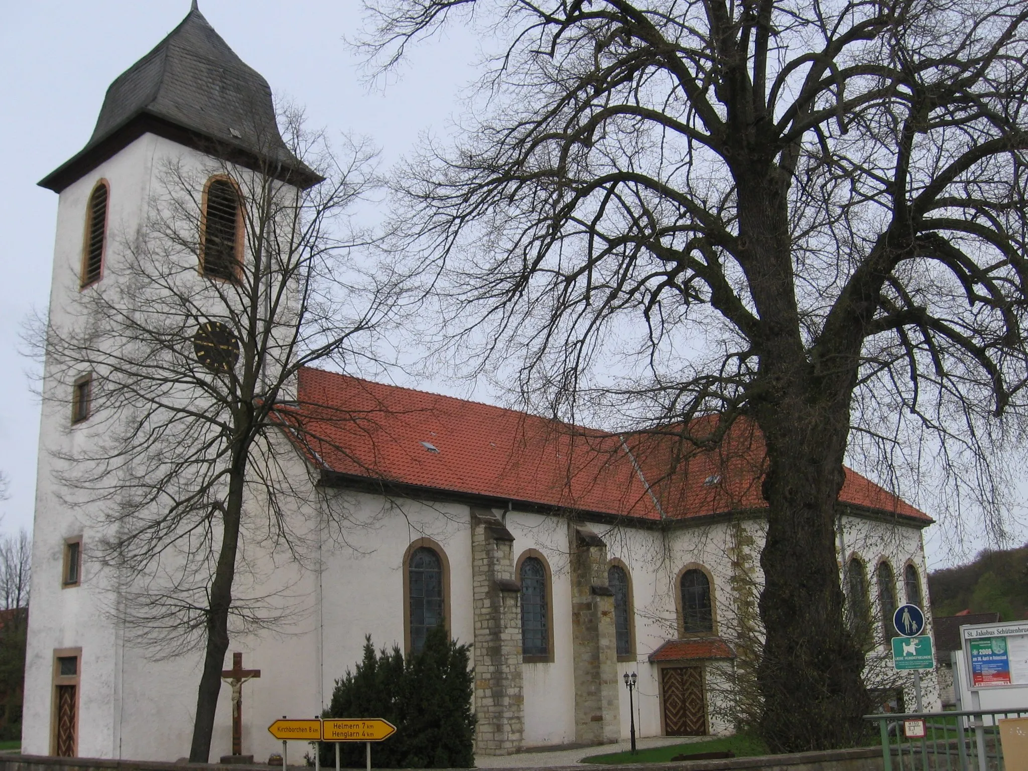 Photo showing: Catholic church of the German village Etteln, North Rhine-Westphalia.