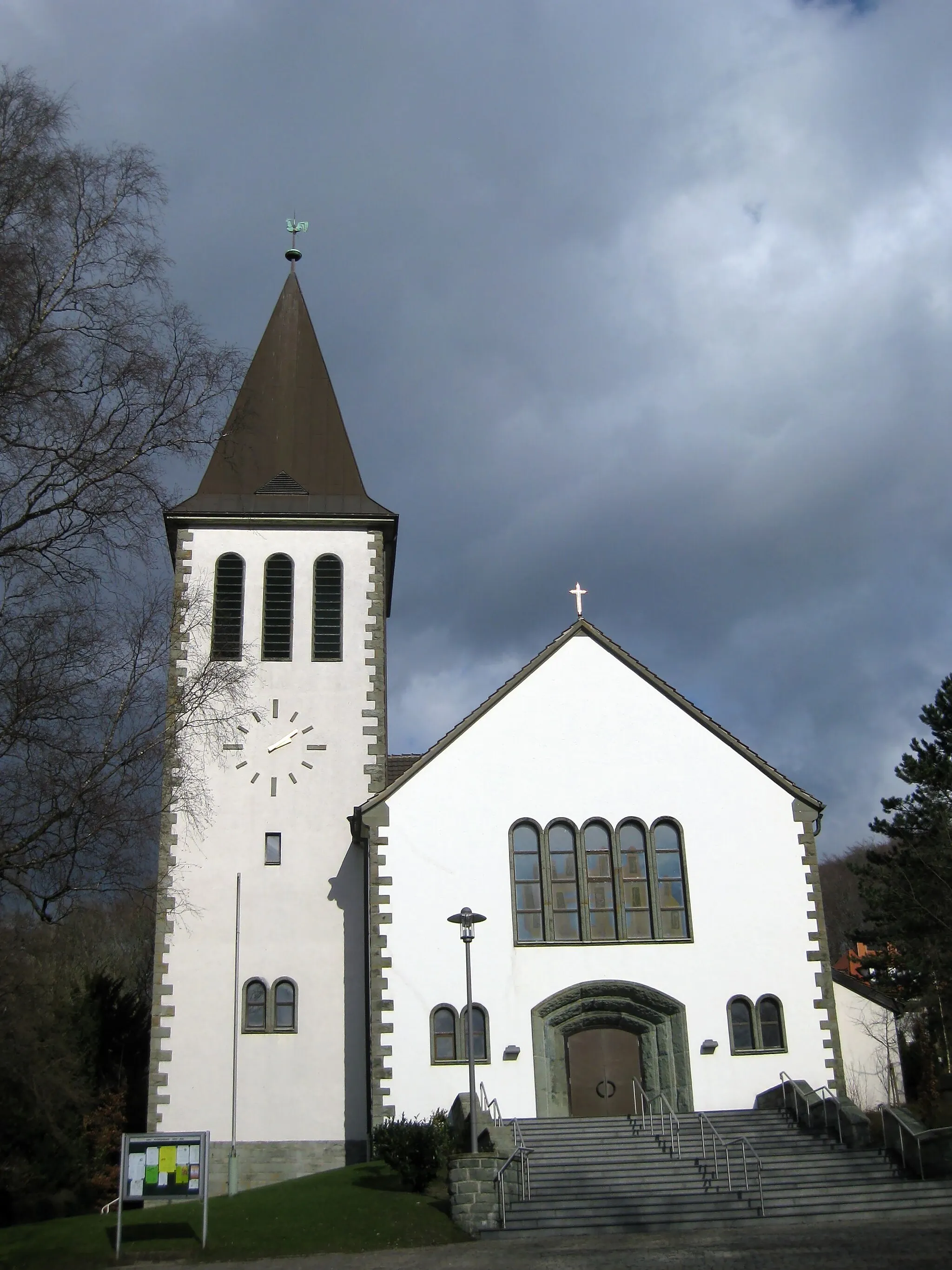 Photo showing: catholic parish church Herz Jesu in Bielefeld-Brackwede
