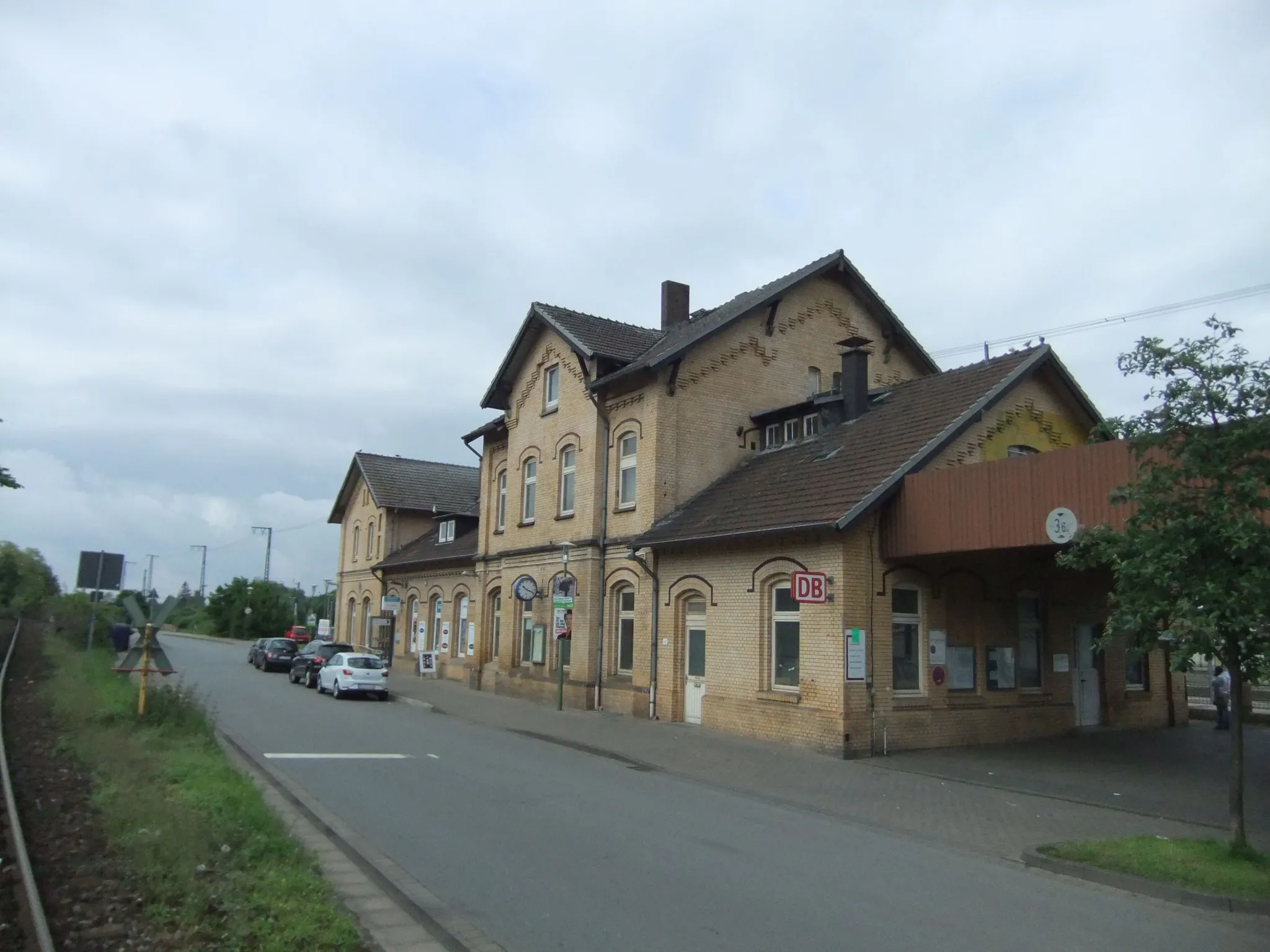 Photo showing: Hauptgebäude des Bahnhofs.