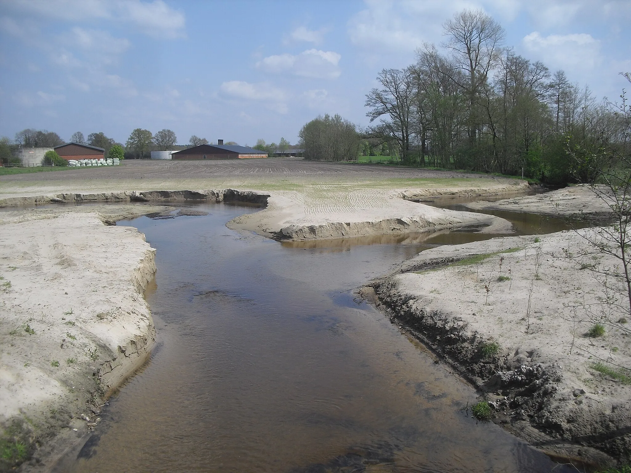 Photo showing: Mündung des Schwarzwasserbachs in die Ems bei Espeln. LSG Untere Senne