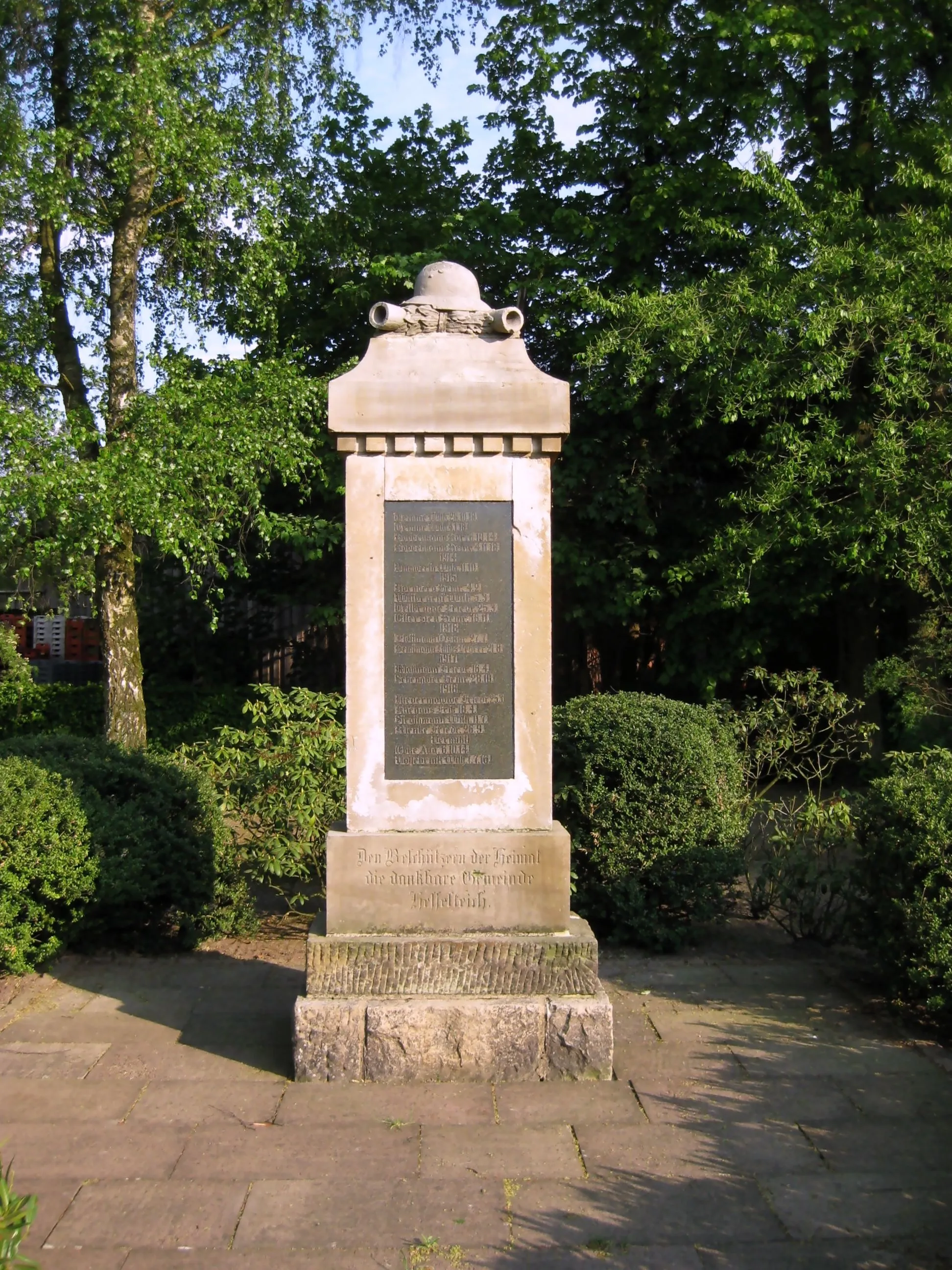 Photo showing: Memorial for soldiers killed in action in Versmold-Hesselteich