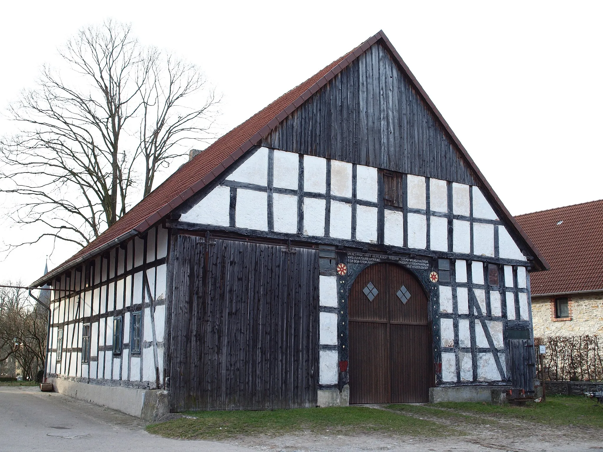 Photo showing: Old barn in Schlangen