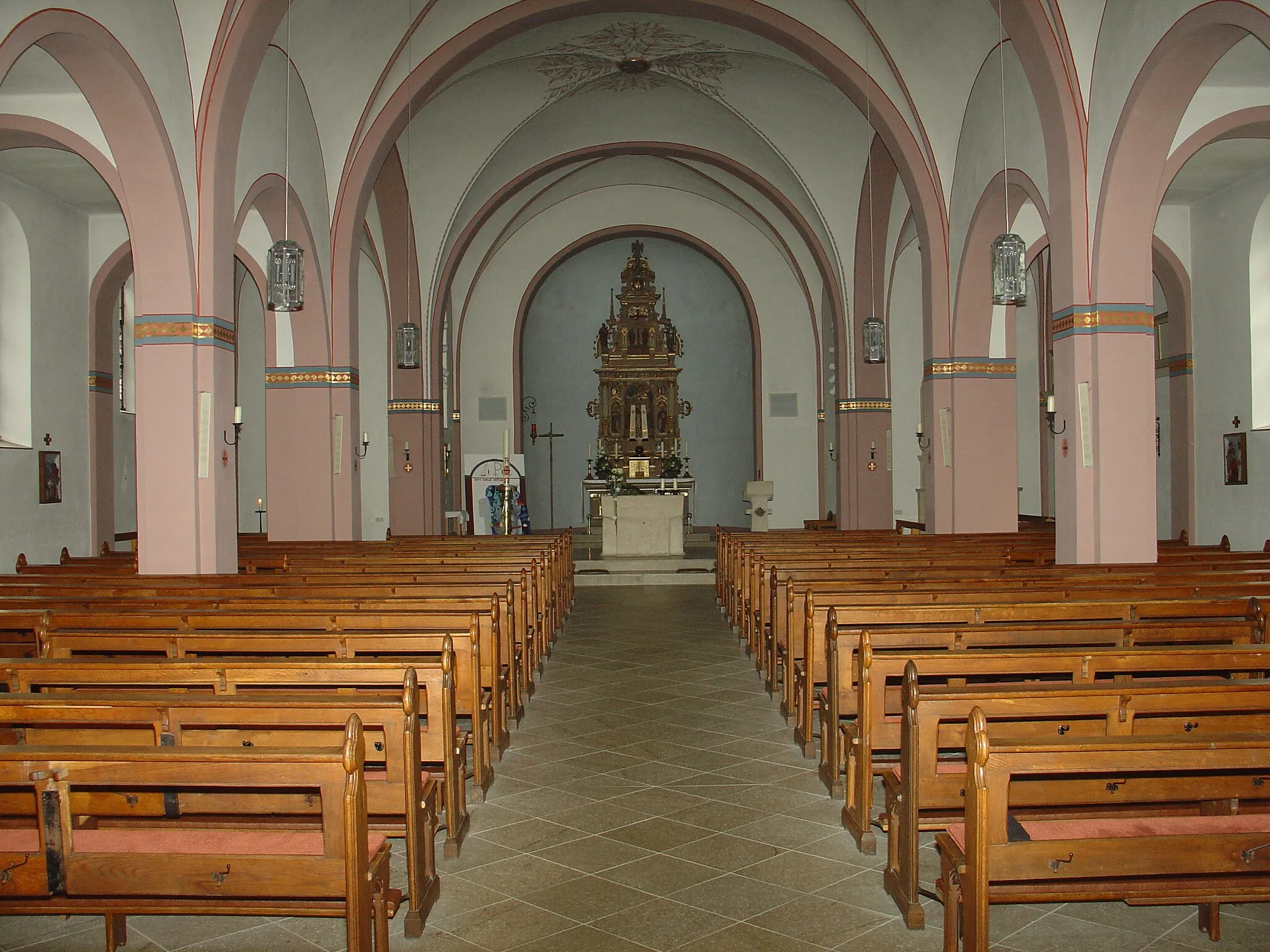 Photo showing: Blick in das Kircheninnere von St. Anna in Rietberg-Bokel