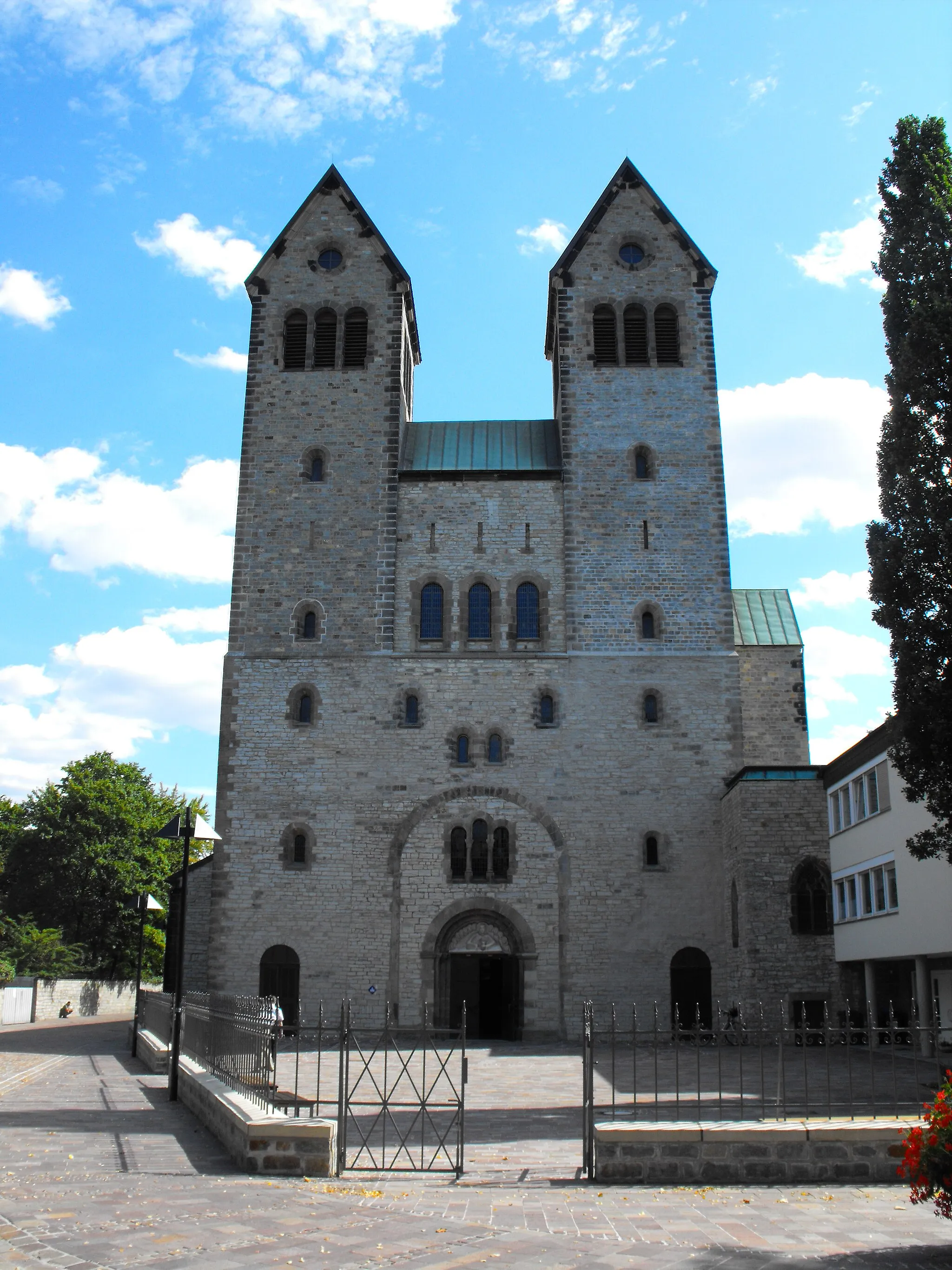 Photo showing: Abdinghofkirche, Paderborn, Germany