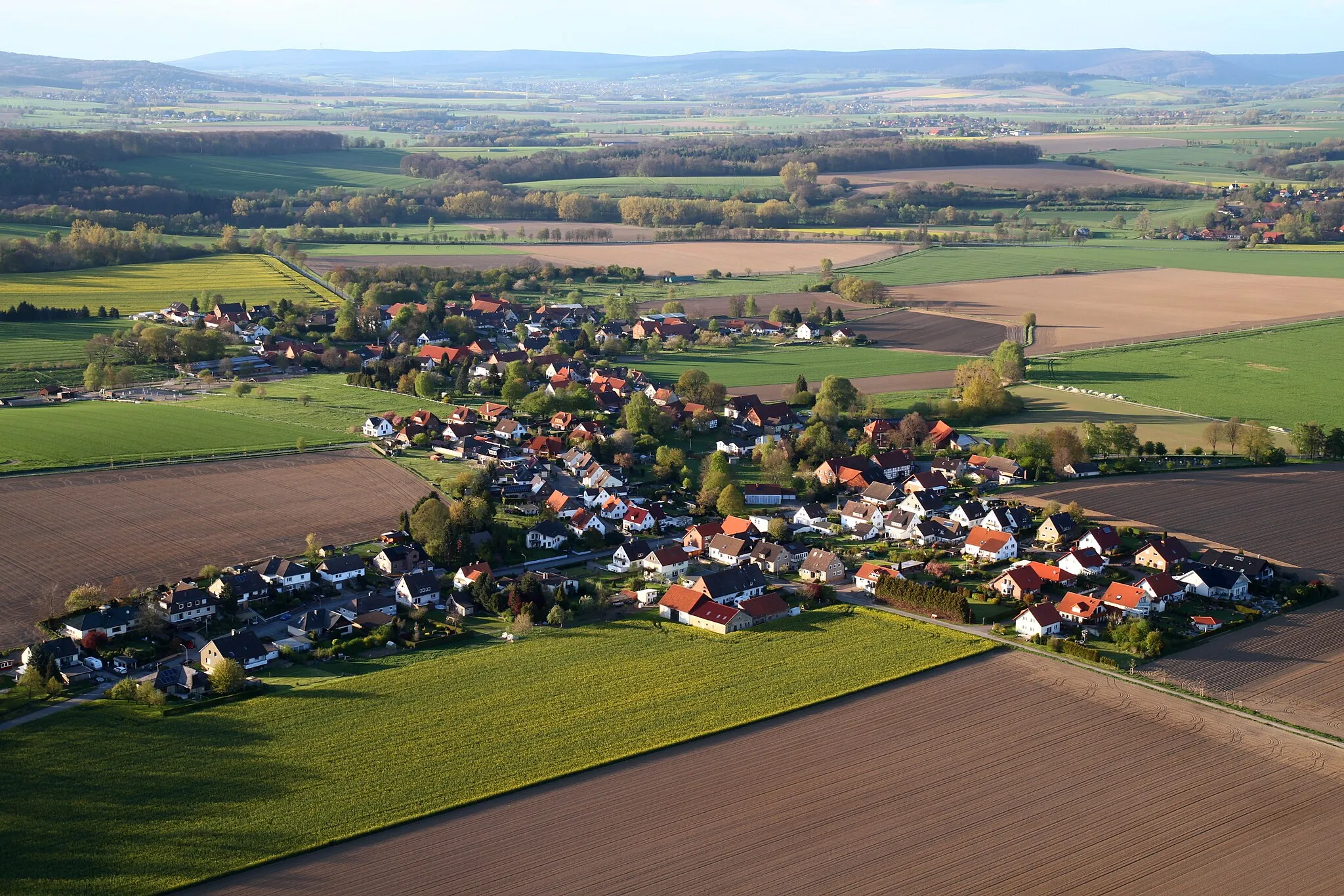 Photo showing: Aerial View of Diedersen, Lower Saxony, Germany. Photo was taken on 27 April 2017 from an hot air balloon.