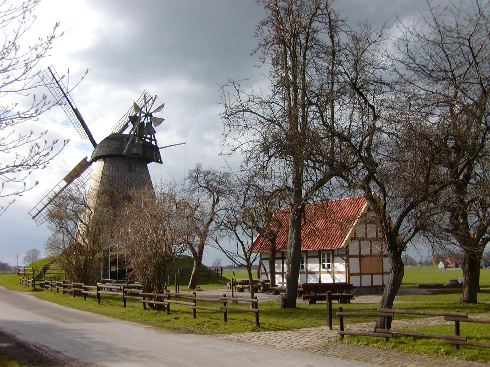 Photo showing: Windmühle Südhemmern
Sonstiges: