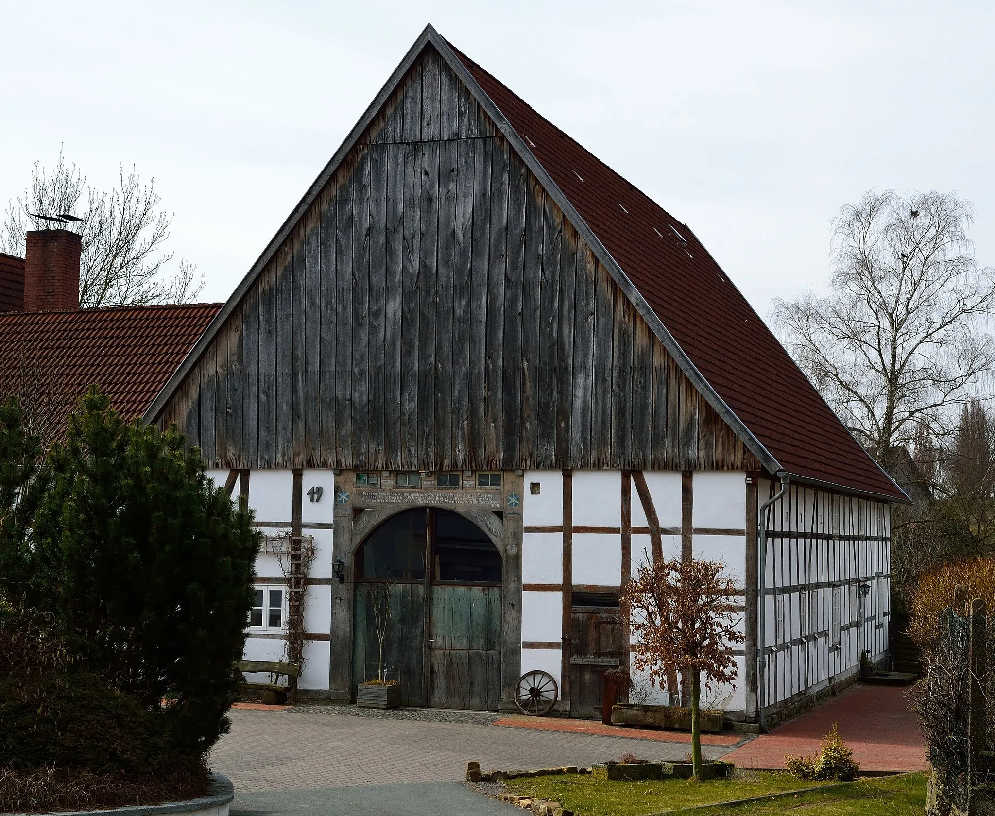 Photo showing: This is a photograph of an architectural monument. It is on the list of cultural monuments of Schieder-Schwalenberg, no. 104.
Fachwerkgebäude