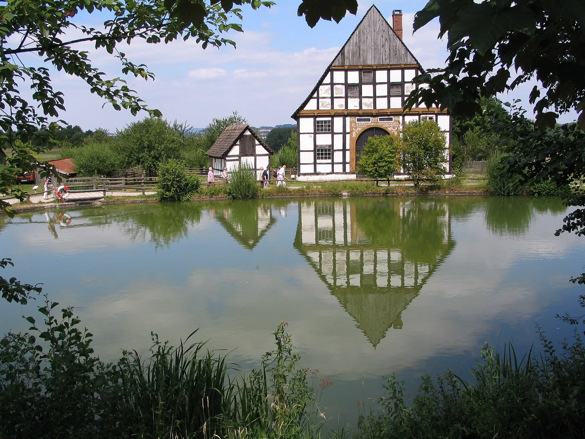 Photo showing: Historic farmhouse in the “Open-air Museum of Westphalia” in Detmold, Lippe District, North Rhine-Westphalia, Germany.