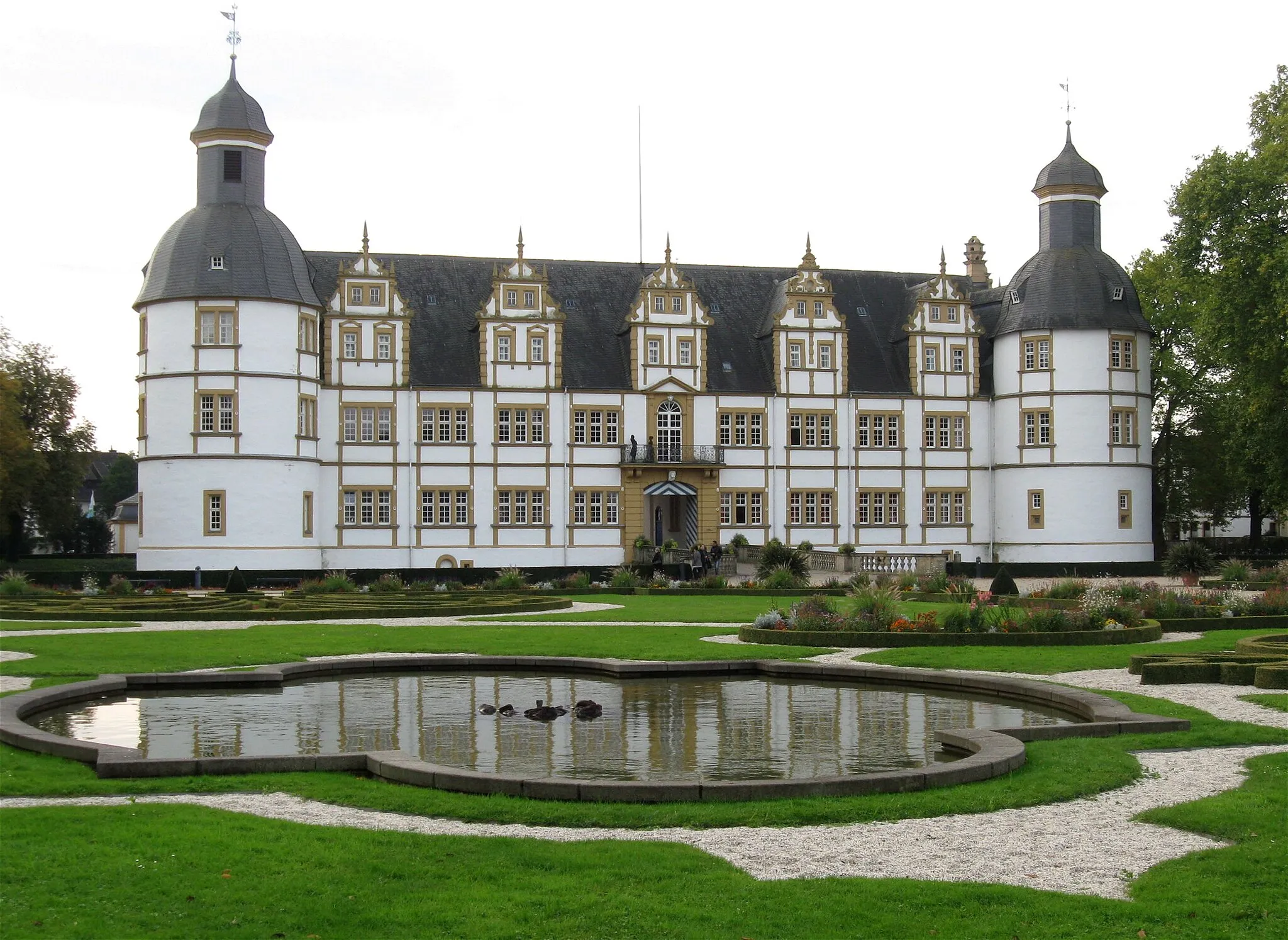 Photo showing: Schloss Neuhaus, Paderborn, Gartenseite