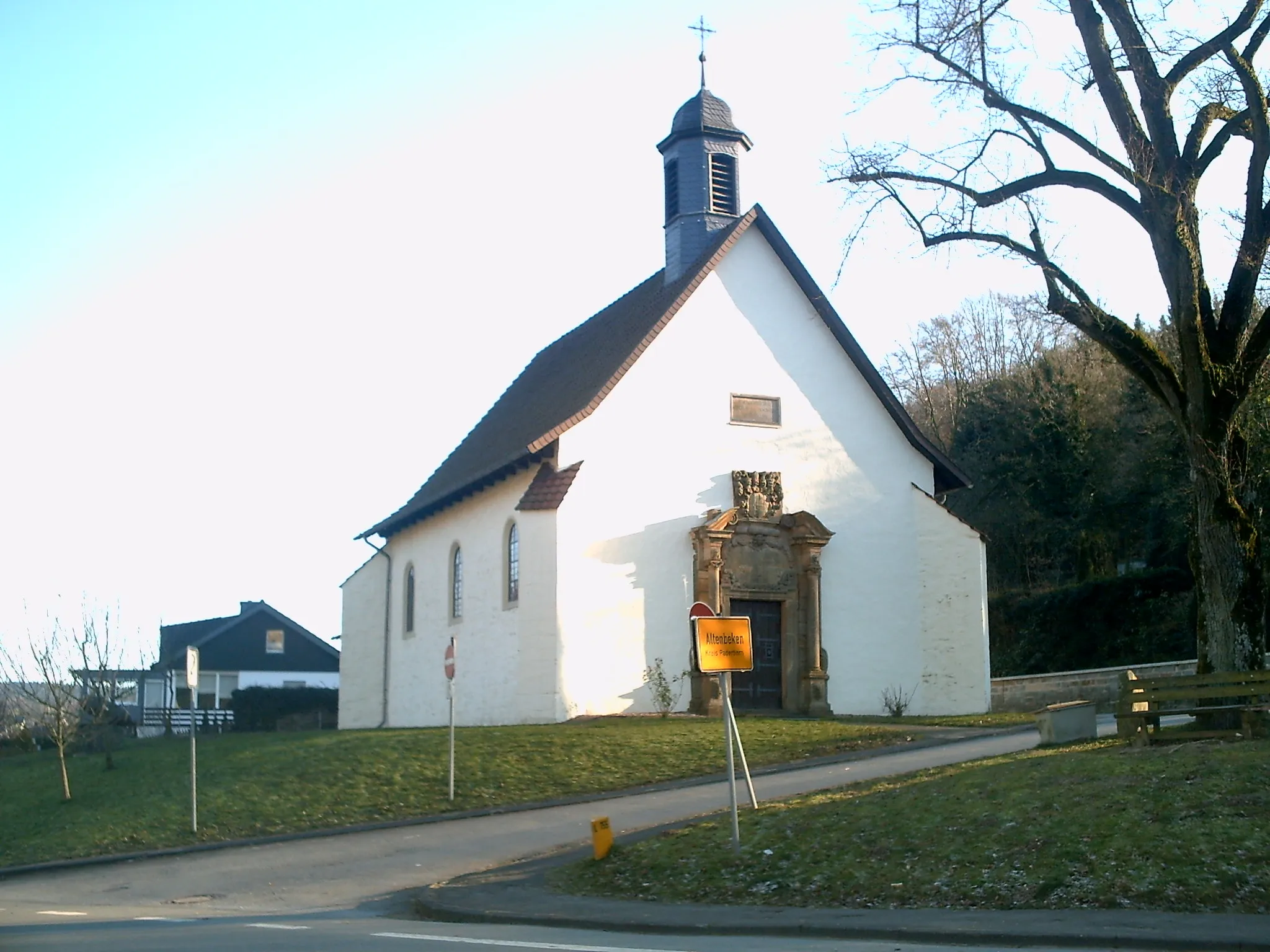 Photo showing: Crucifix chapel in Altenbeken, Germany (built 1669)