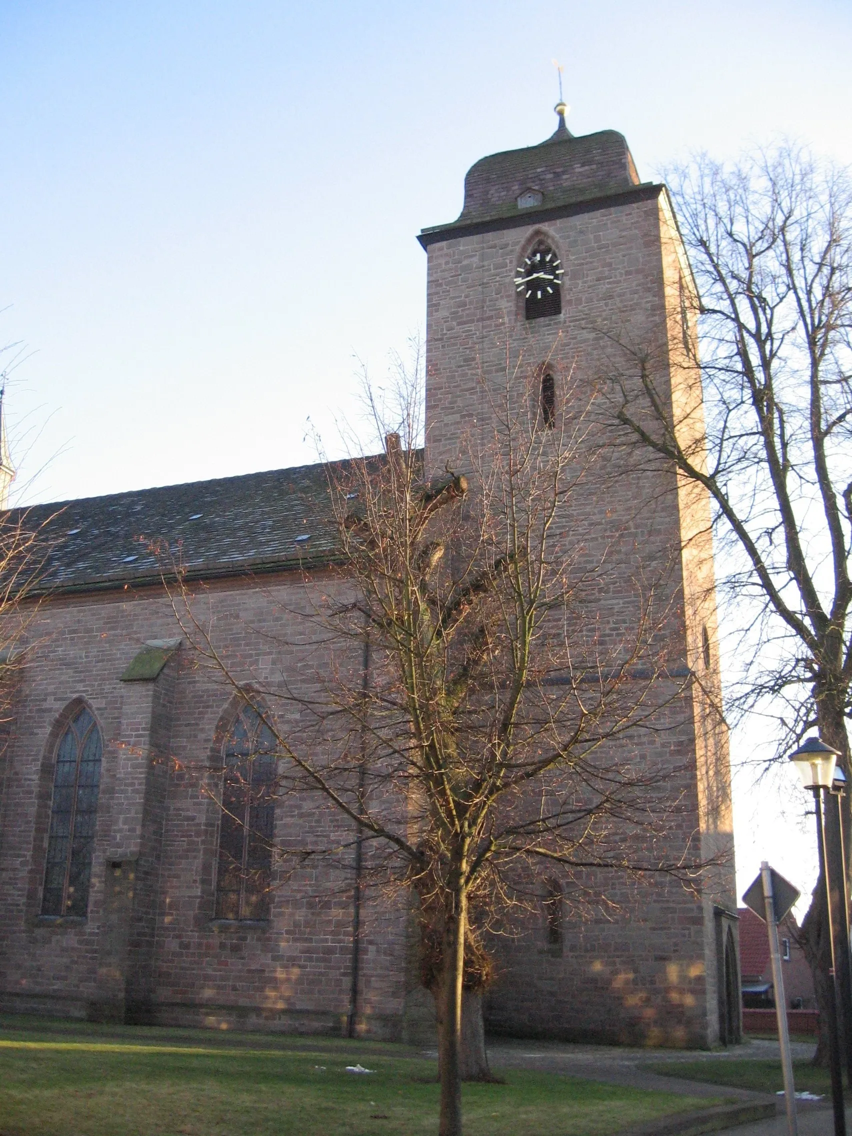 Photo showing: The church of the German city Borgentreich in January 2006.