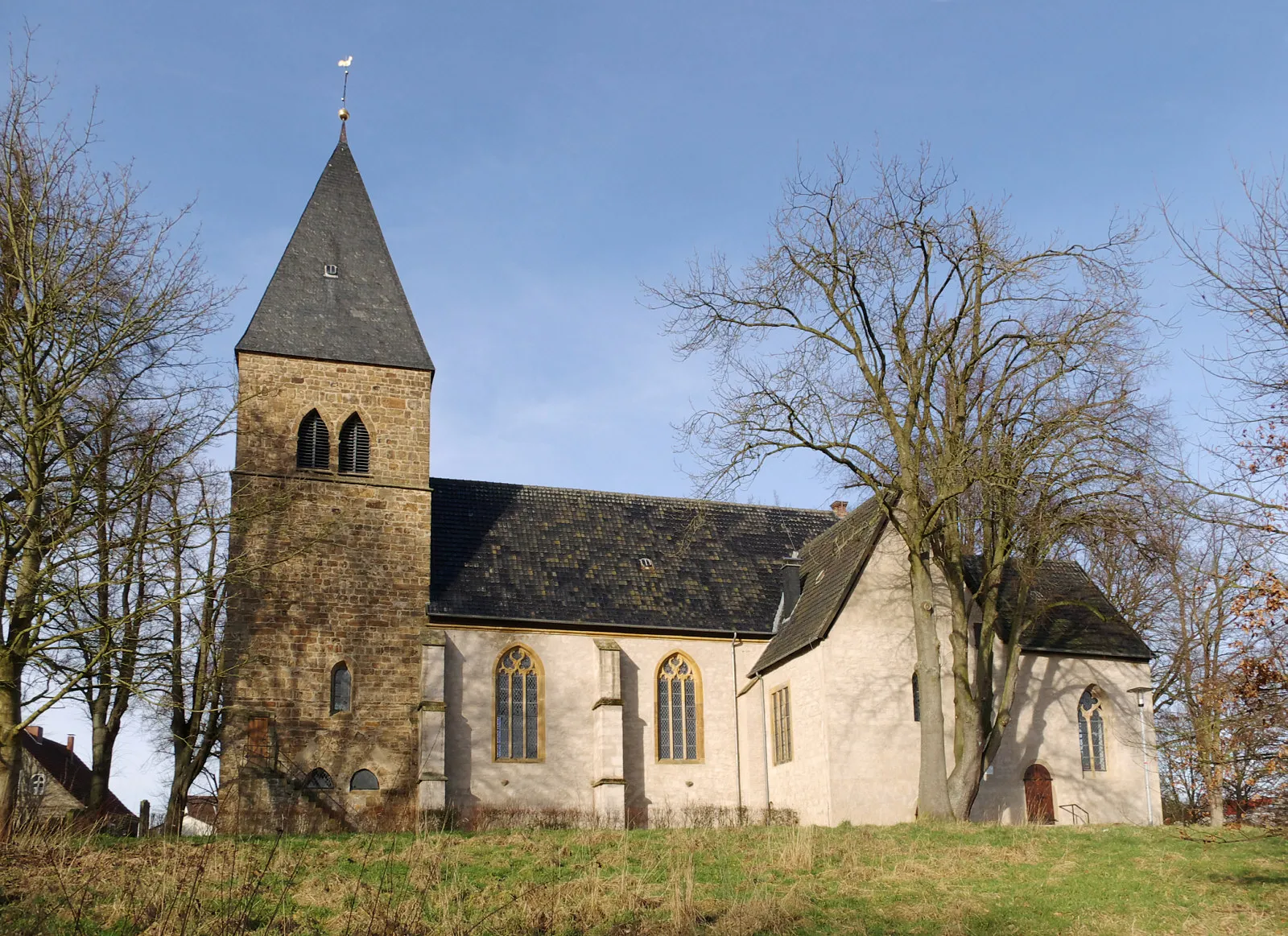 Photo showing: Church in town of Kirchlengern, District of Herford, North Rhine-Westphalia, Germany.