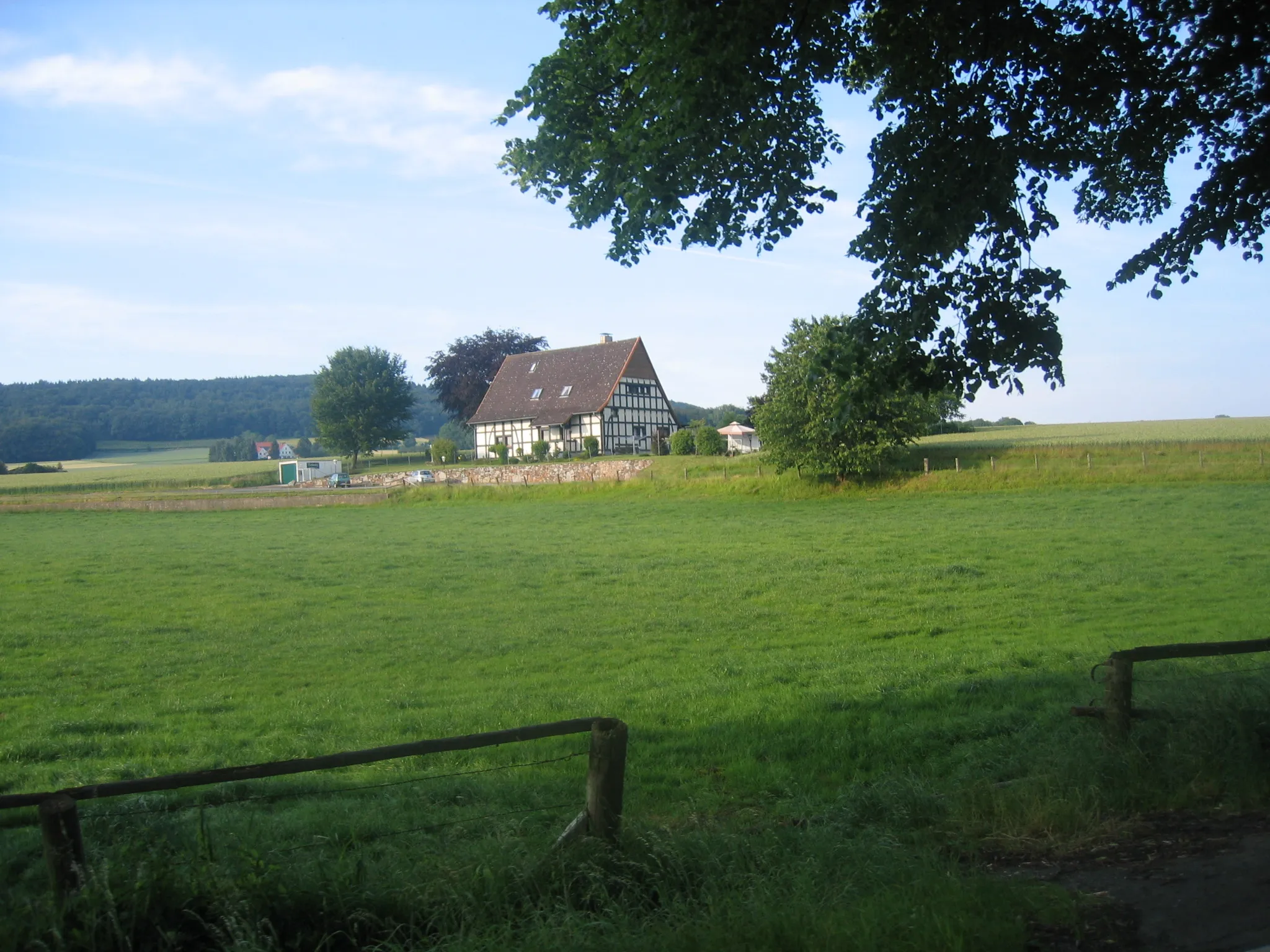 Photo showing: House near Buer in Melle-Bruchmühlen, District of  Osnabrück, Lower Saxony, Germany.