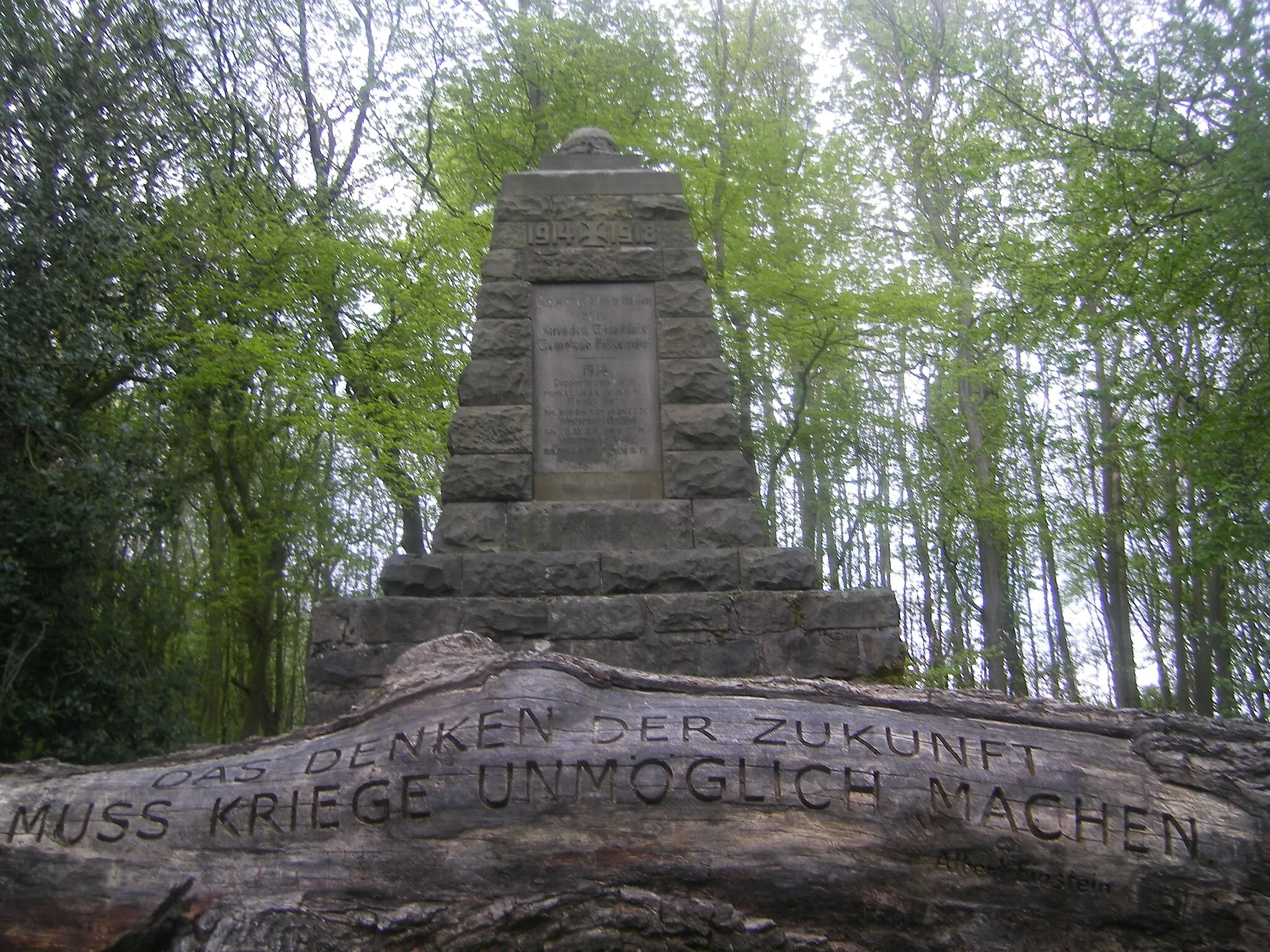 Photo showing: This is part of an landart project against war on the homberg hill in herford (germany)