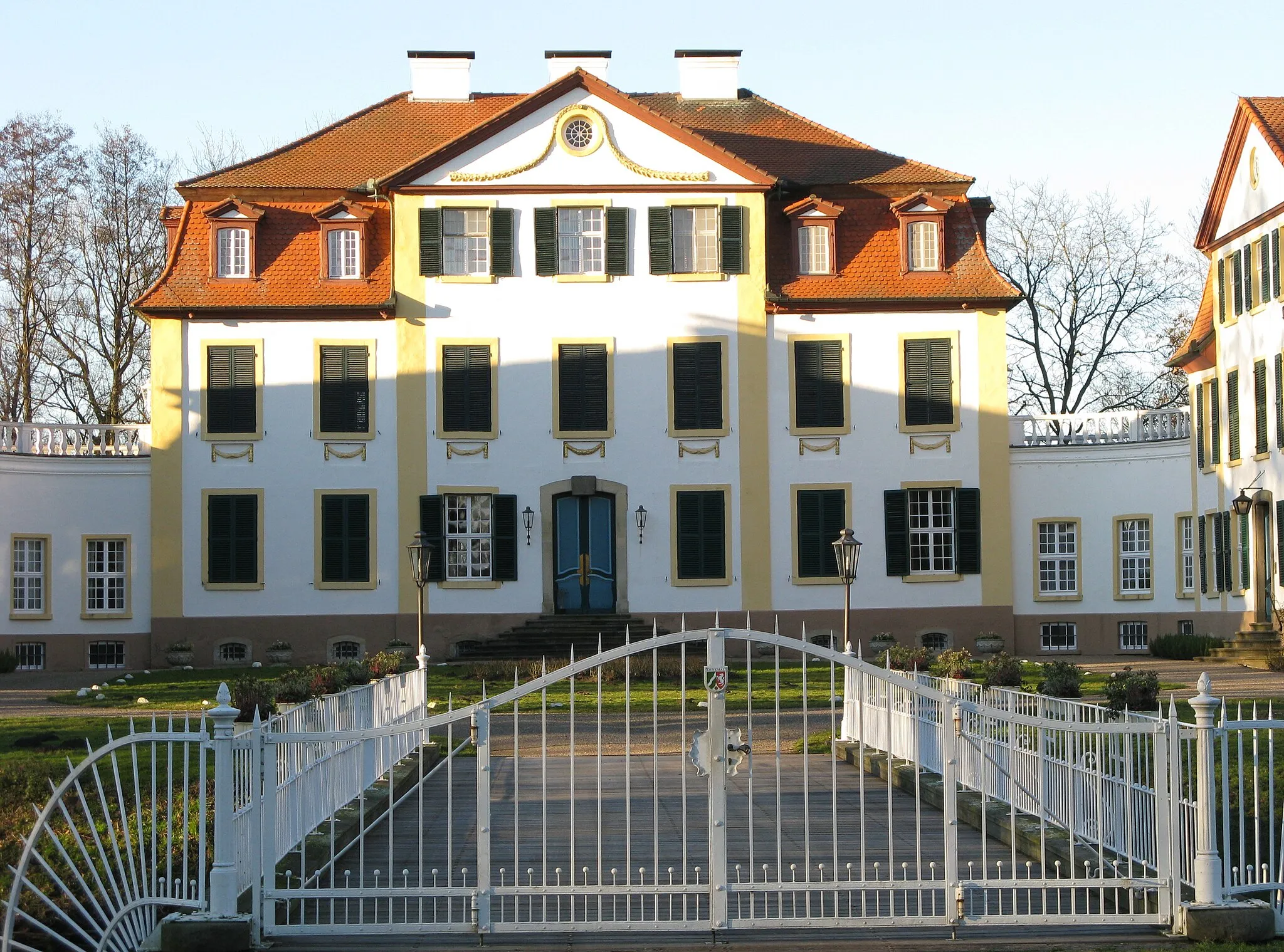 Photo showing: Das Schloss Hüffe bei Preußisch Oldendorf, Nordrhein-Westfalen.