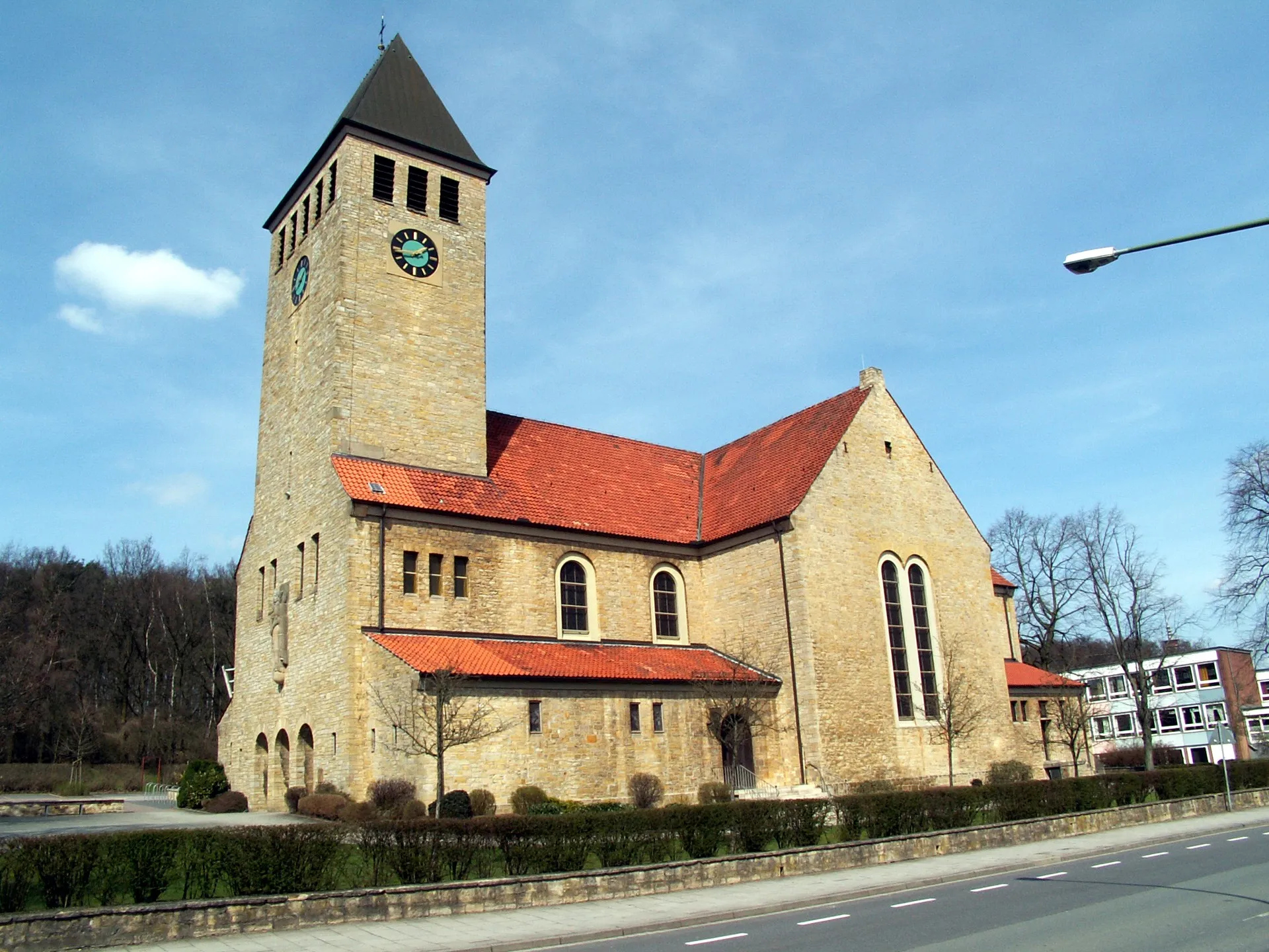 Photo showing: kath. Rosenkranzkirche in Osnabrück, Stadtteil Schinkel-Ost, Ansicht von Süden