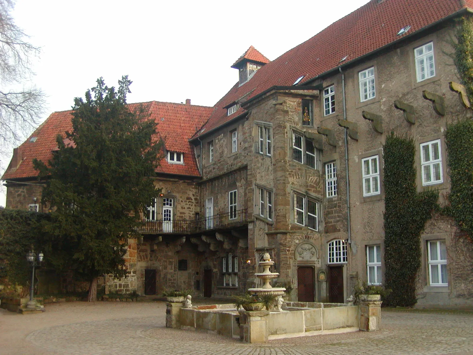 Photo showing: Inner courtyard of Schloss Petershagen