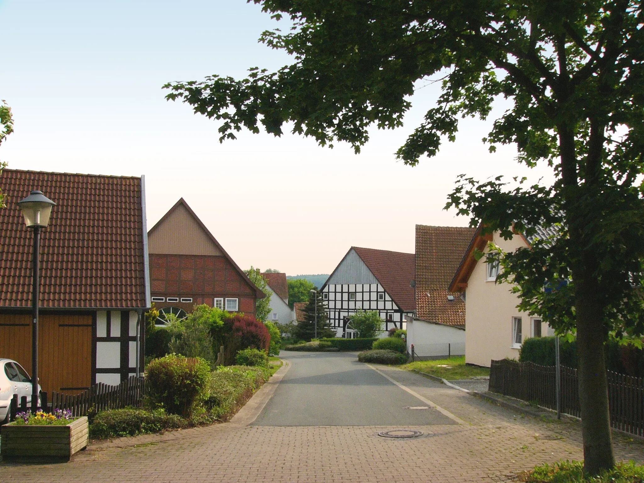 Photo showing: Alte Ortsstraße in Wellentrup, Ortsteil von Blomberg