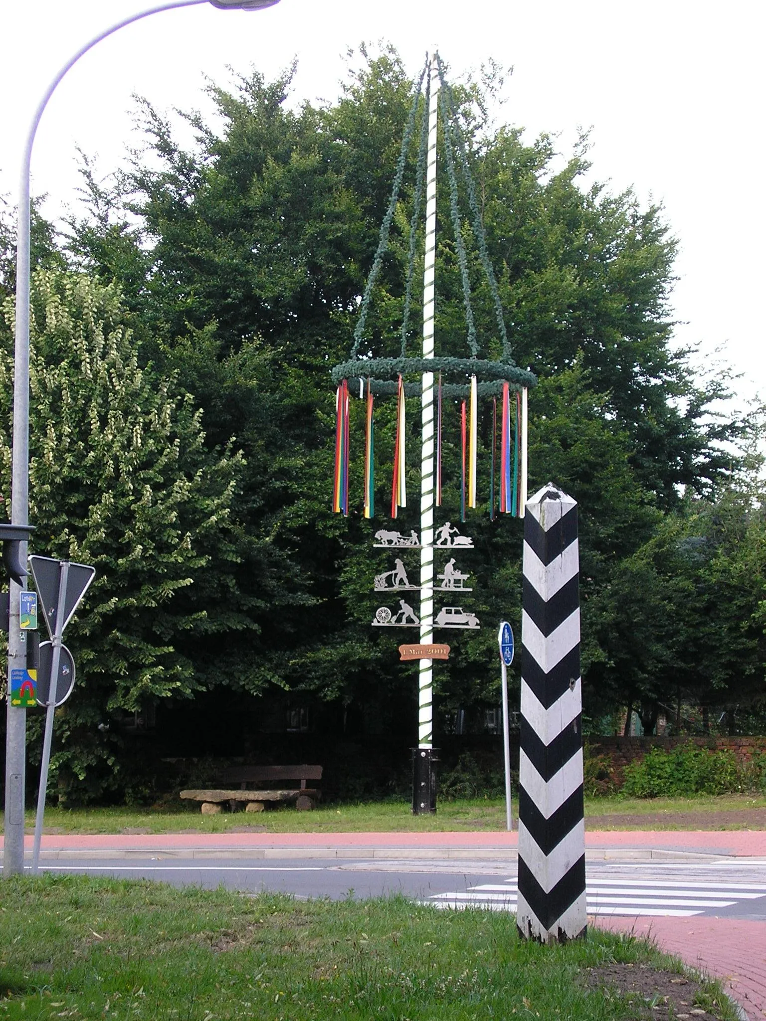 Photo showing: Maibaum in Obermehnen