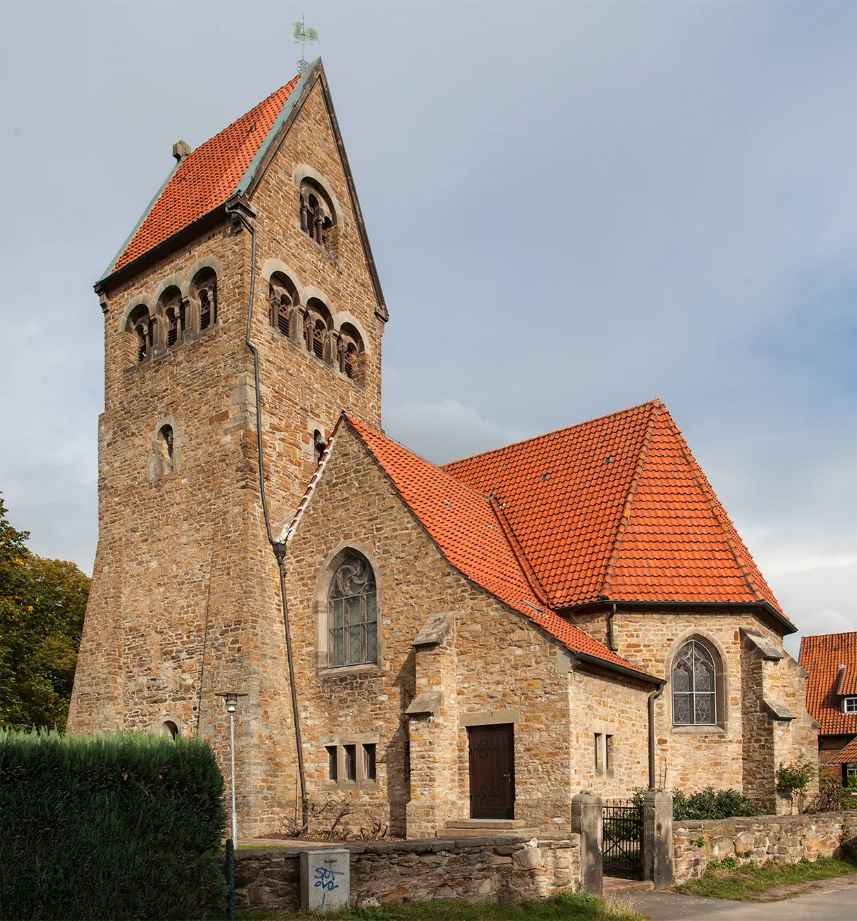 Photo showing: St.-Peter-und-Pauls-Kirche in Veltheim (Porta Westfalica)