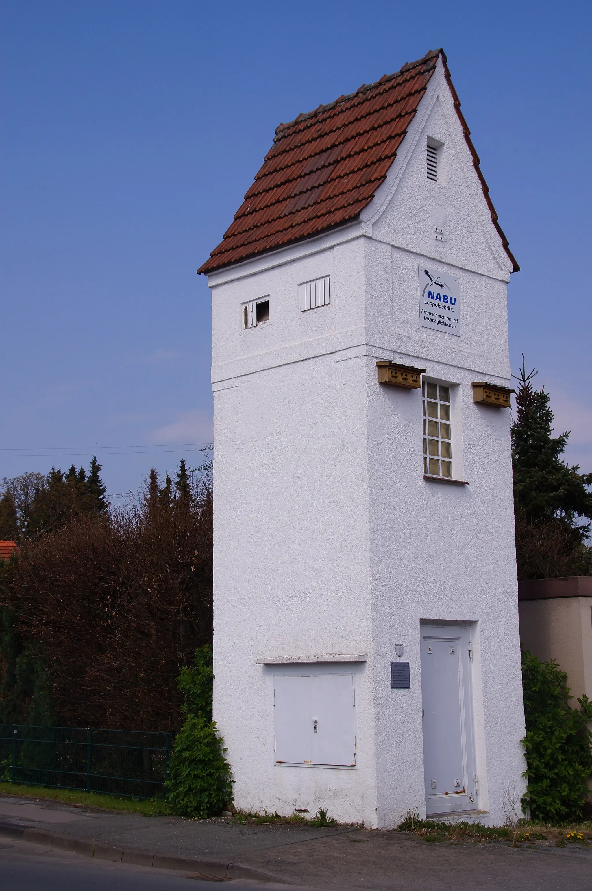 Photo showing: Trafostation in Leopoldshöhe, Germany This is a photograph of an architectural monument. It is on the list of cultural monuments of Leopoldshöhe, no. 7.