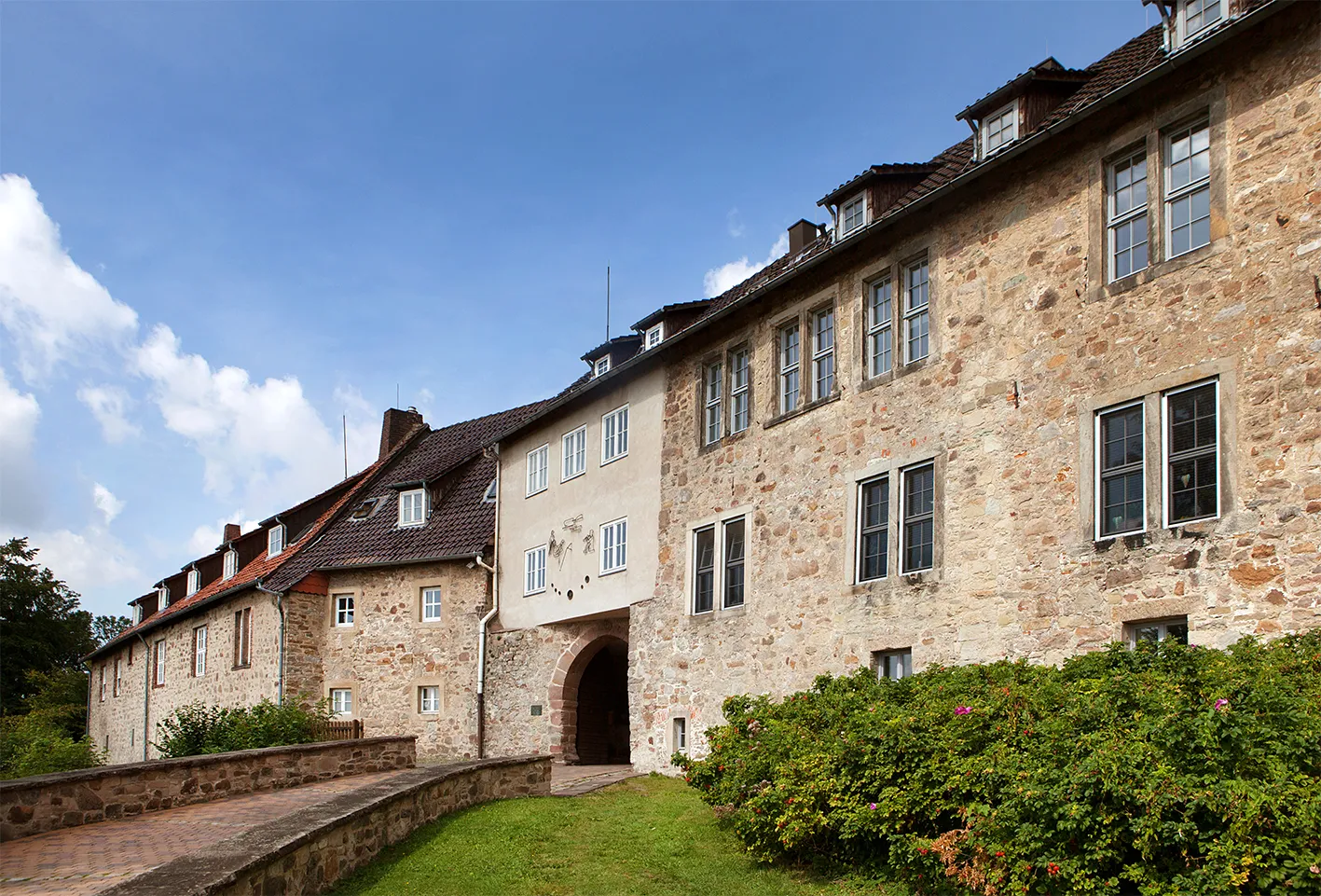 Photo showing: Burg Sternberg, Südseite mit Eingangstor