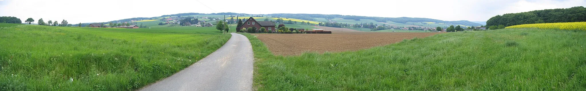 Photo showing: View to Geisberg mountain in Preußisch Oldendorf, District of Minden-Lübbecke, North Rhine-Westphalia, Germany.