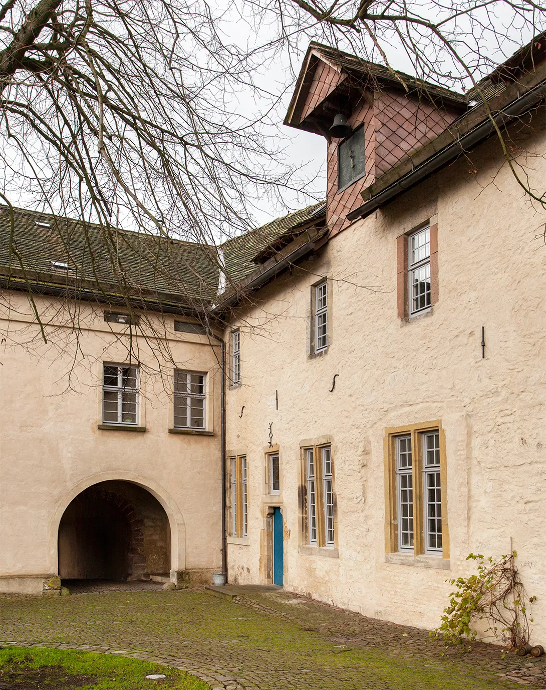 Photo showing: Burg Sternberg, Im Innenhof der Oberburg