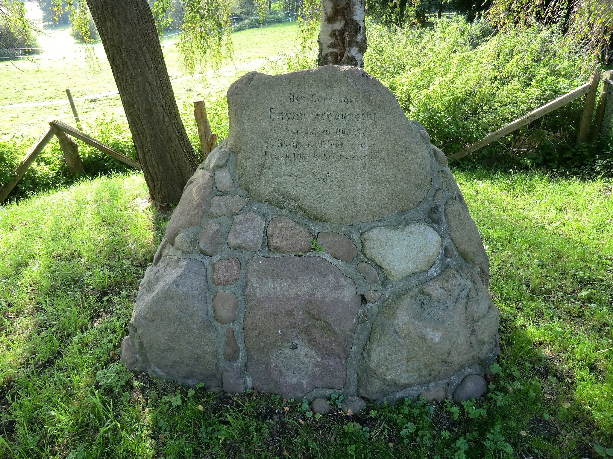 Photo showing: Gedenkstein Schoknecht, Rehmerloher Str. neben Haus Nr. 188