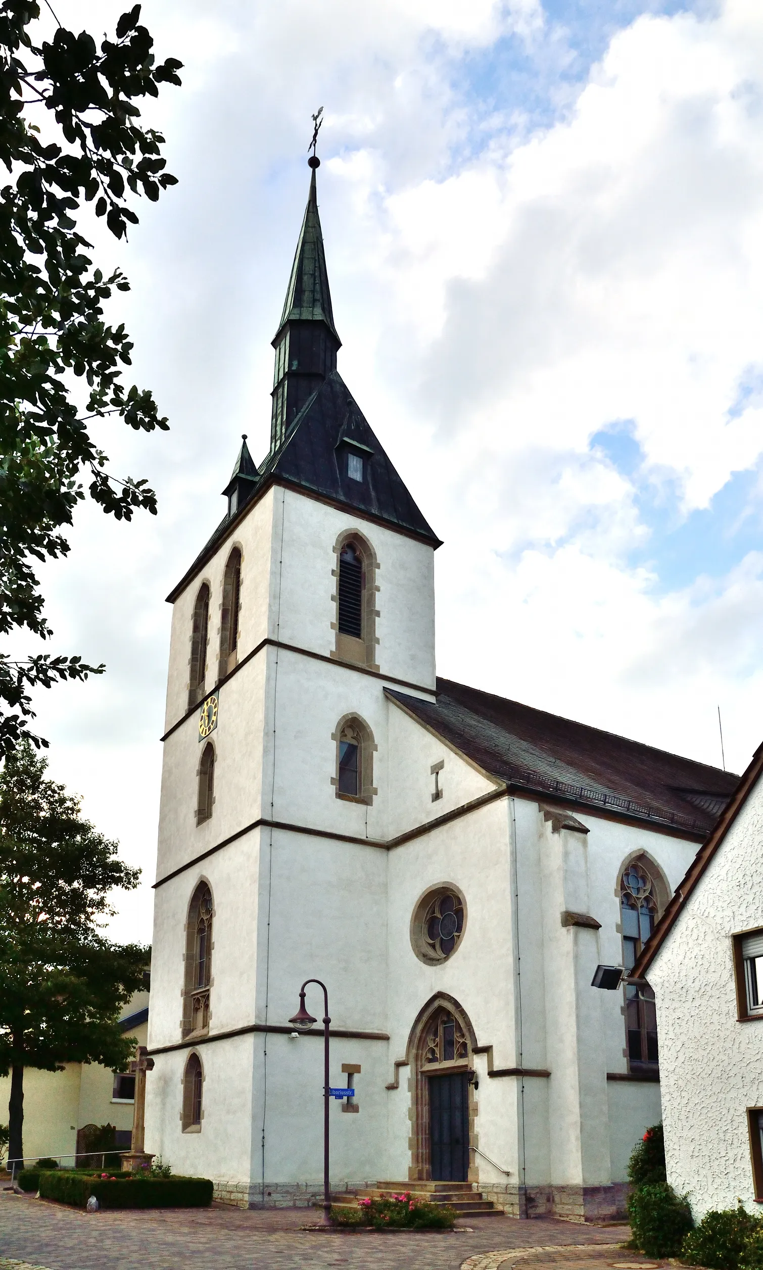 Photo showing: This is a photograph of an architectural monument. It is on the list of cultural monuments of Steinheim, no. 103.
Katholische Pfarrkirche St. Liborius in Steinheim-Bergheim