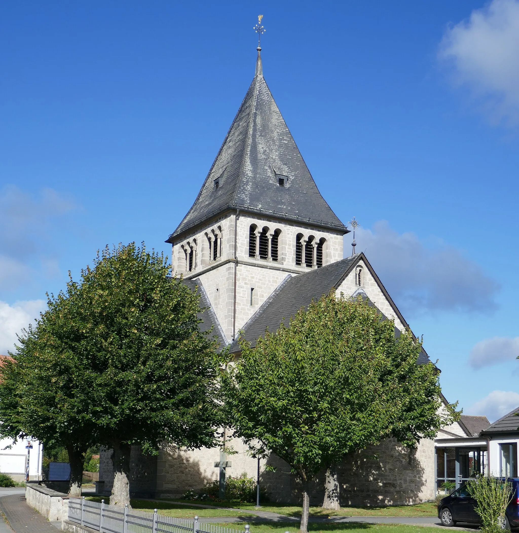 Photo showing: Kirche St. Philippus und Jakobus in Schmechten