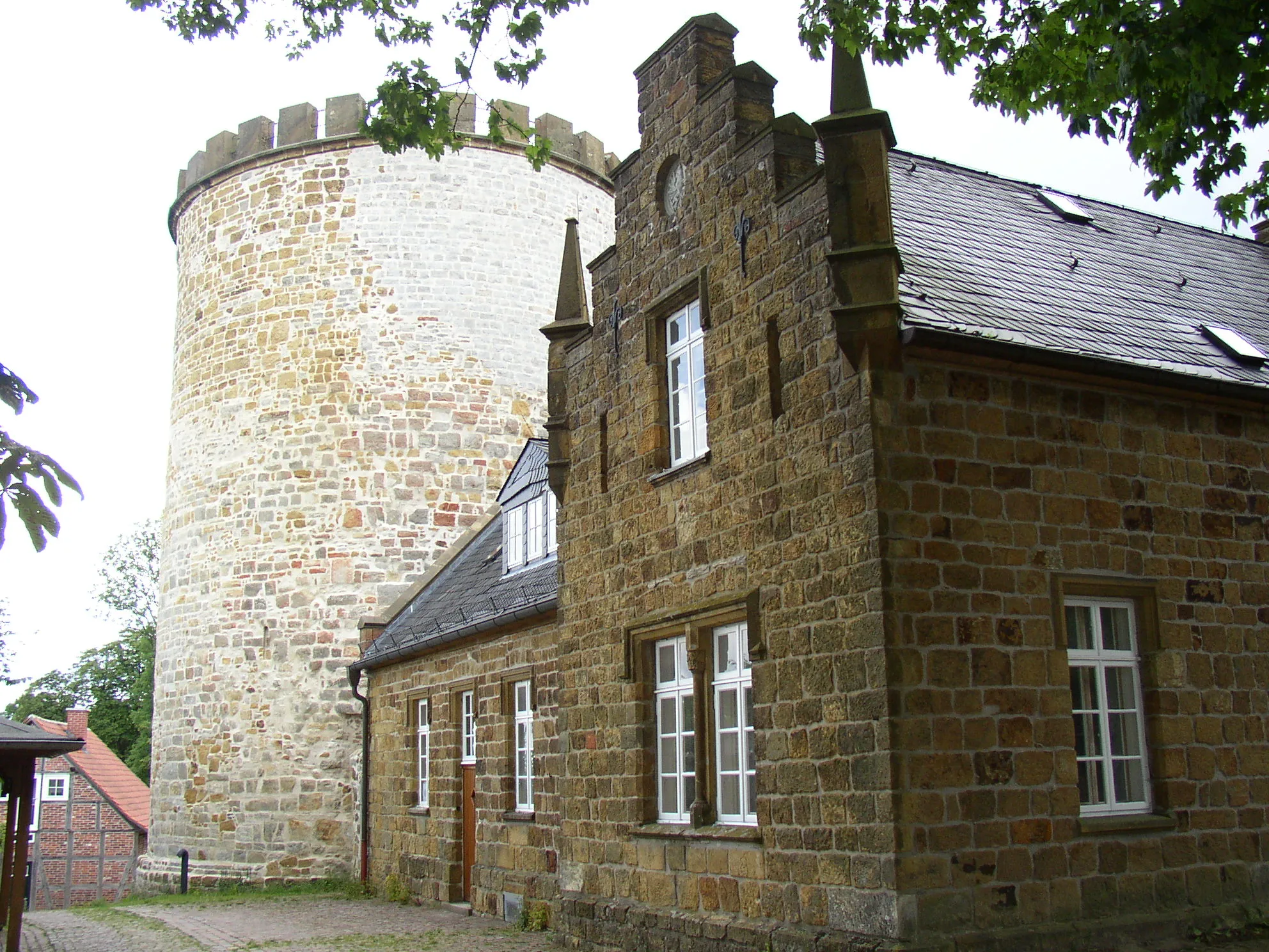 Photo showing: stronghold Ravensberg, fortified tower and forester's lodge, Borgholzhausen, county of Gütersloh, Germany