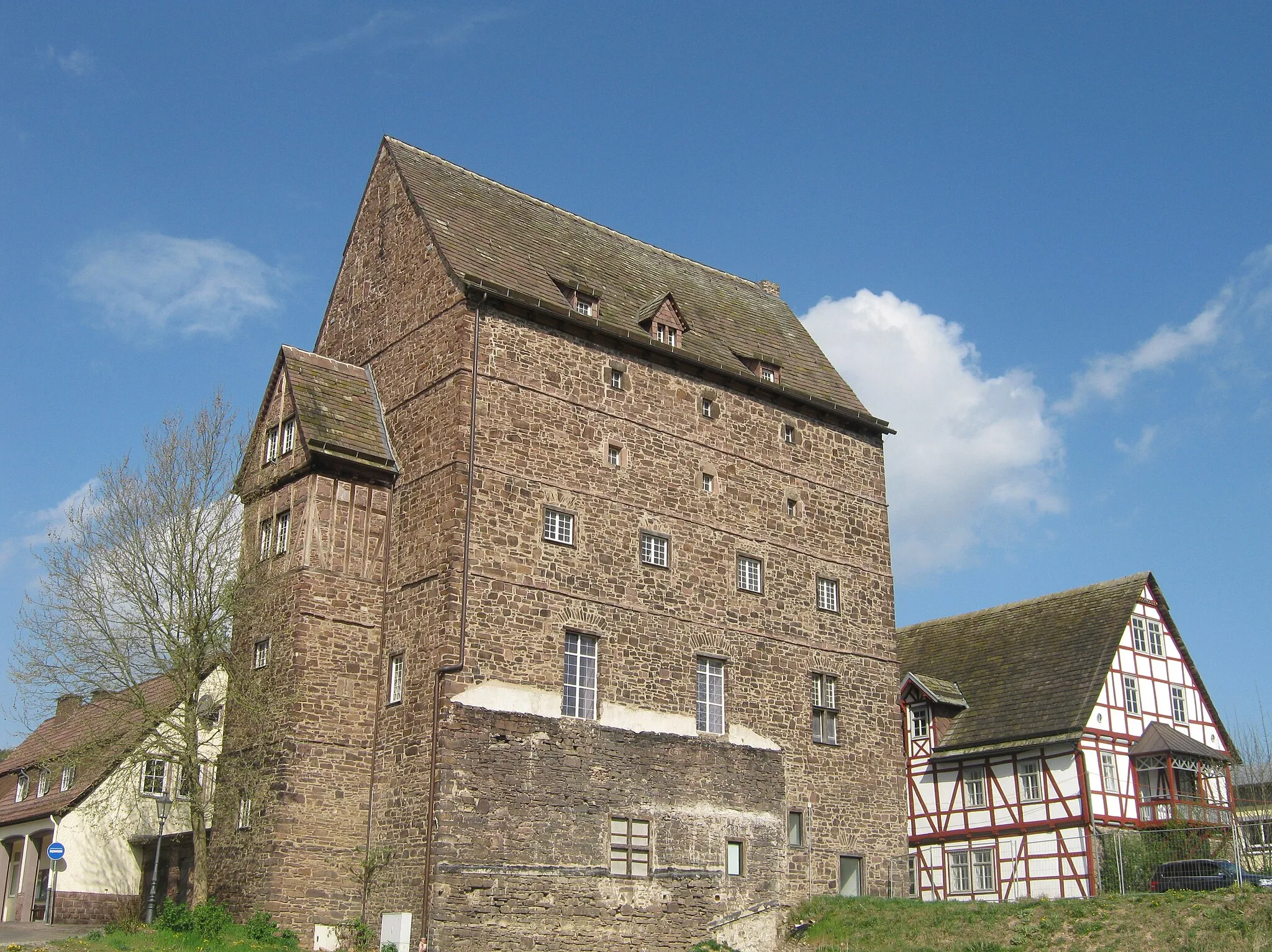 Photo showing: Burg Beverungen von der Weserseite