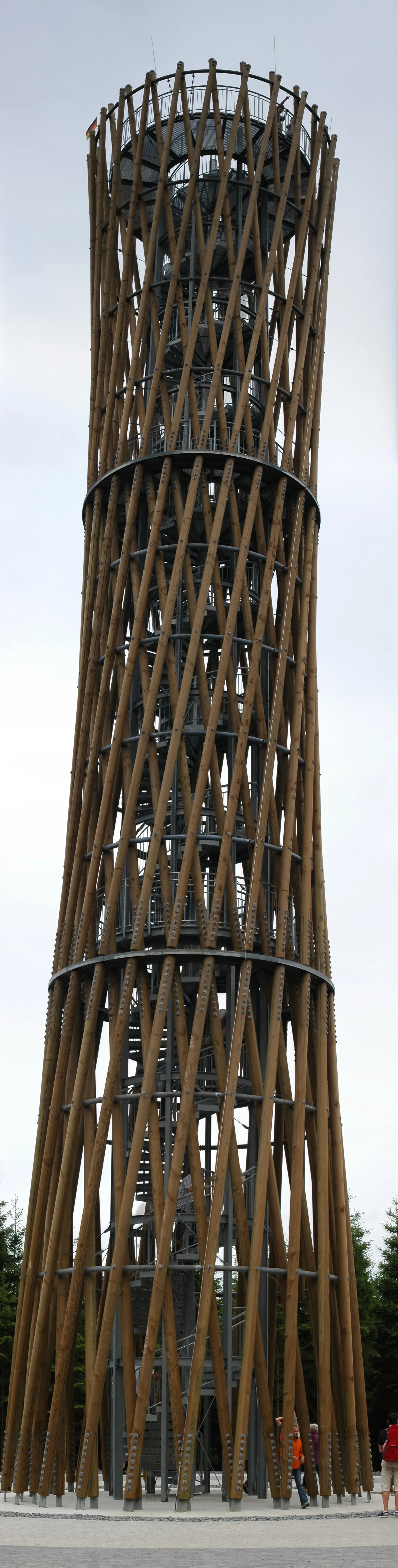 Photo showing: Handshot vom Lörmecketurm mit anschl. Nachbearbeitung zum Panorama. Der Turm neigt sich etwas nach Pisa... :)