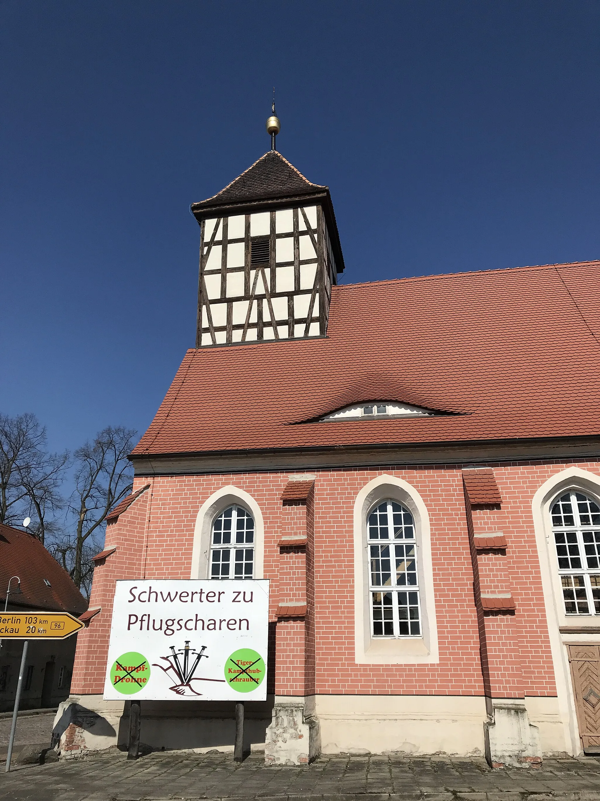 Photo showing: Die Stadtpfarrkirche in Sonnewalde im Landkreis Elbe-Elster entstand Ende des 14. bzw. in der ersten Hälfte des 15. Jahrhunderts.