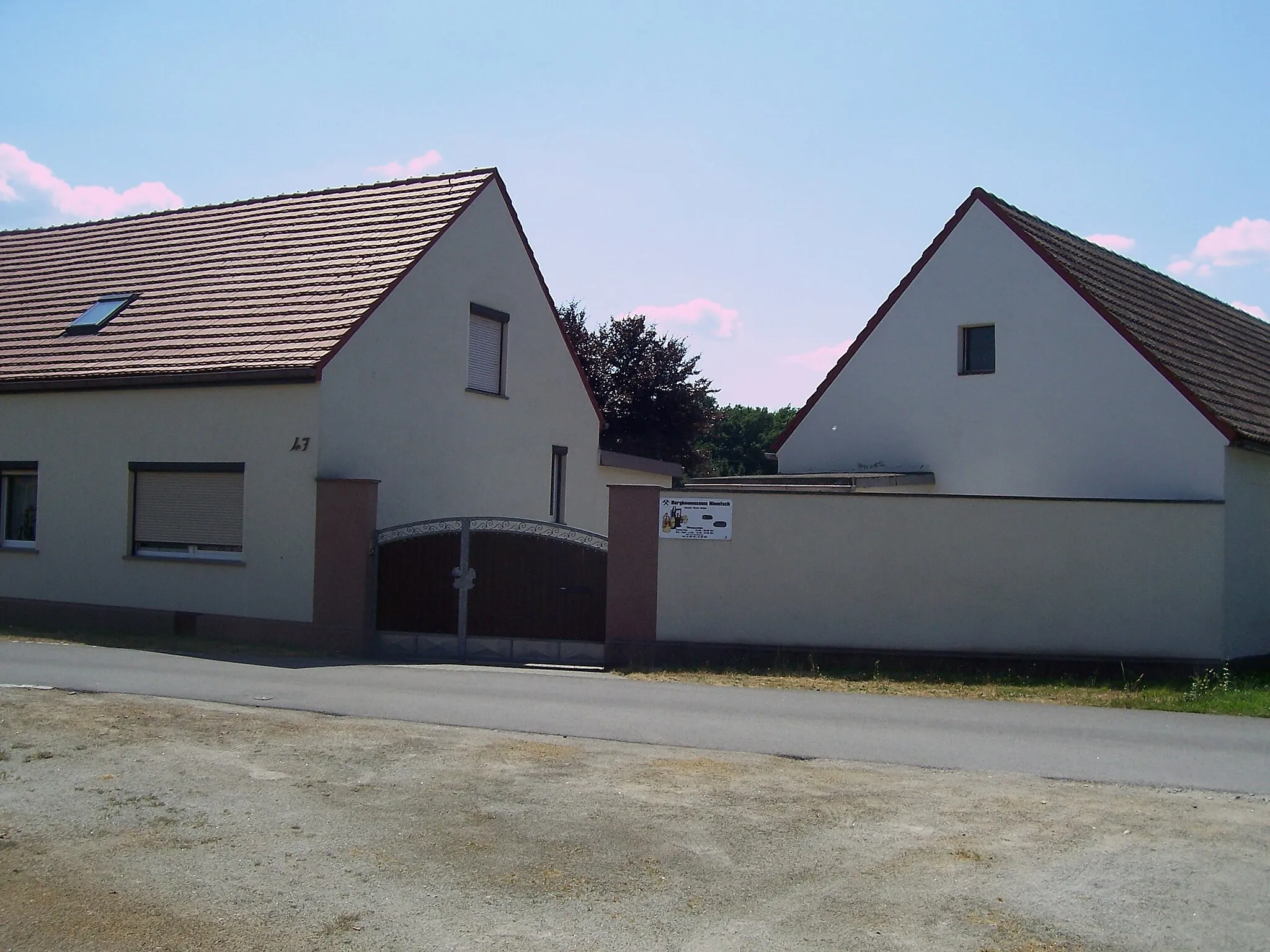 Photo showing: Eingang zum Bergbaumuseum in Niemtsch