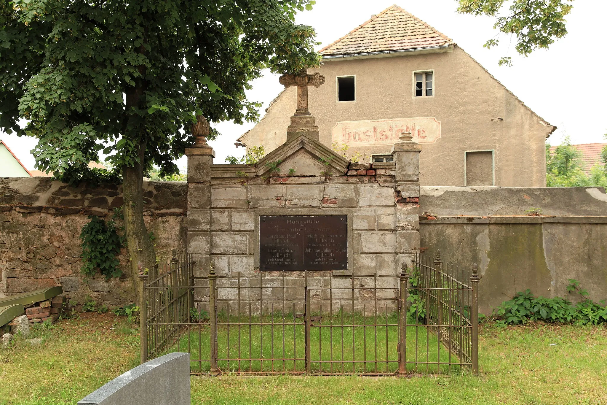 Photo showing: Friedhof Melaune, Vierkirchen (Oberlausitz)