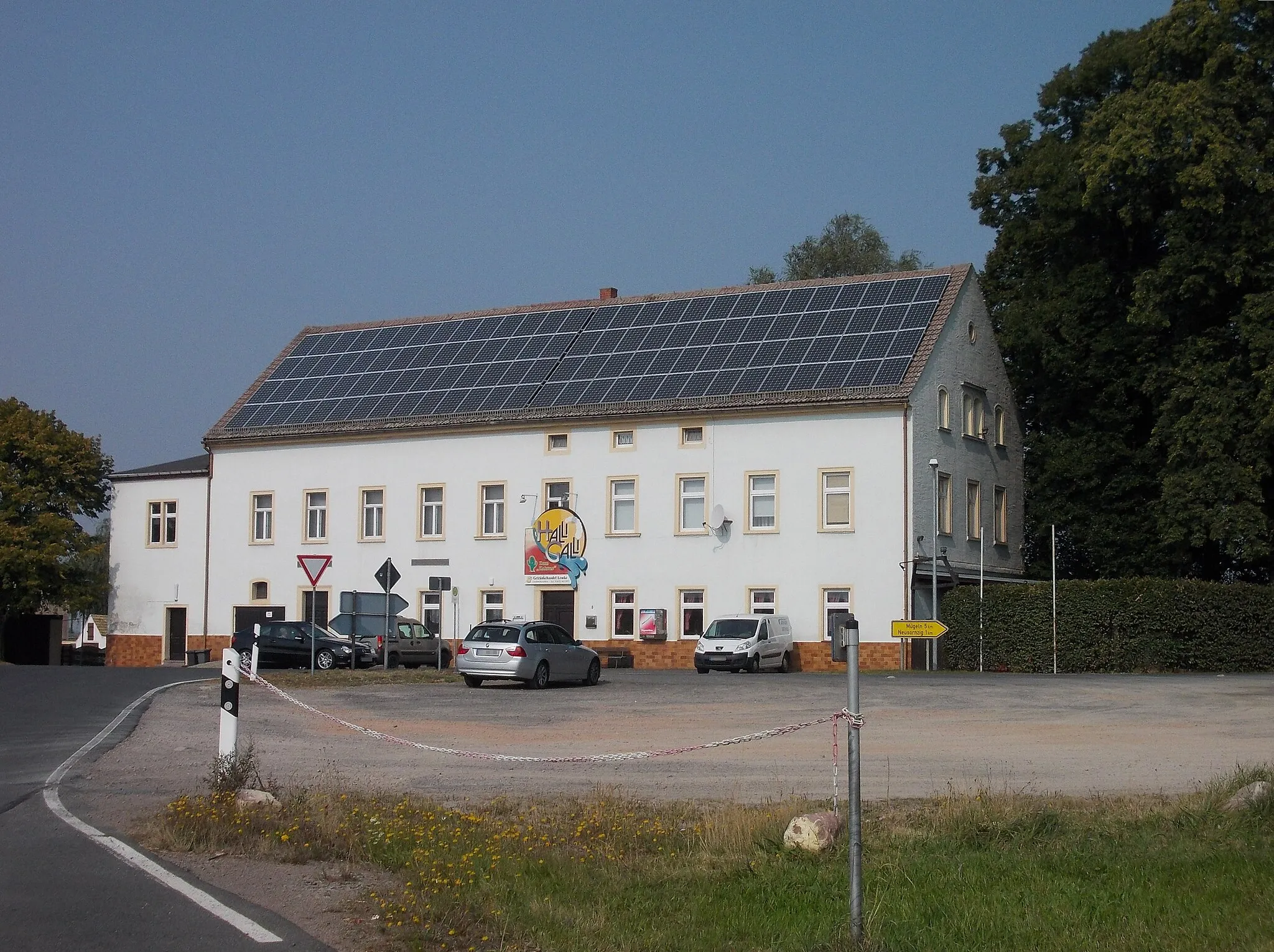 Photo showing: Former Three Roses Inn in Kleinpelsen (Leisnig, Mittelsachsen district, Saxony)