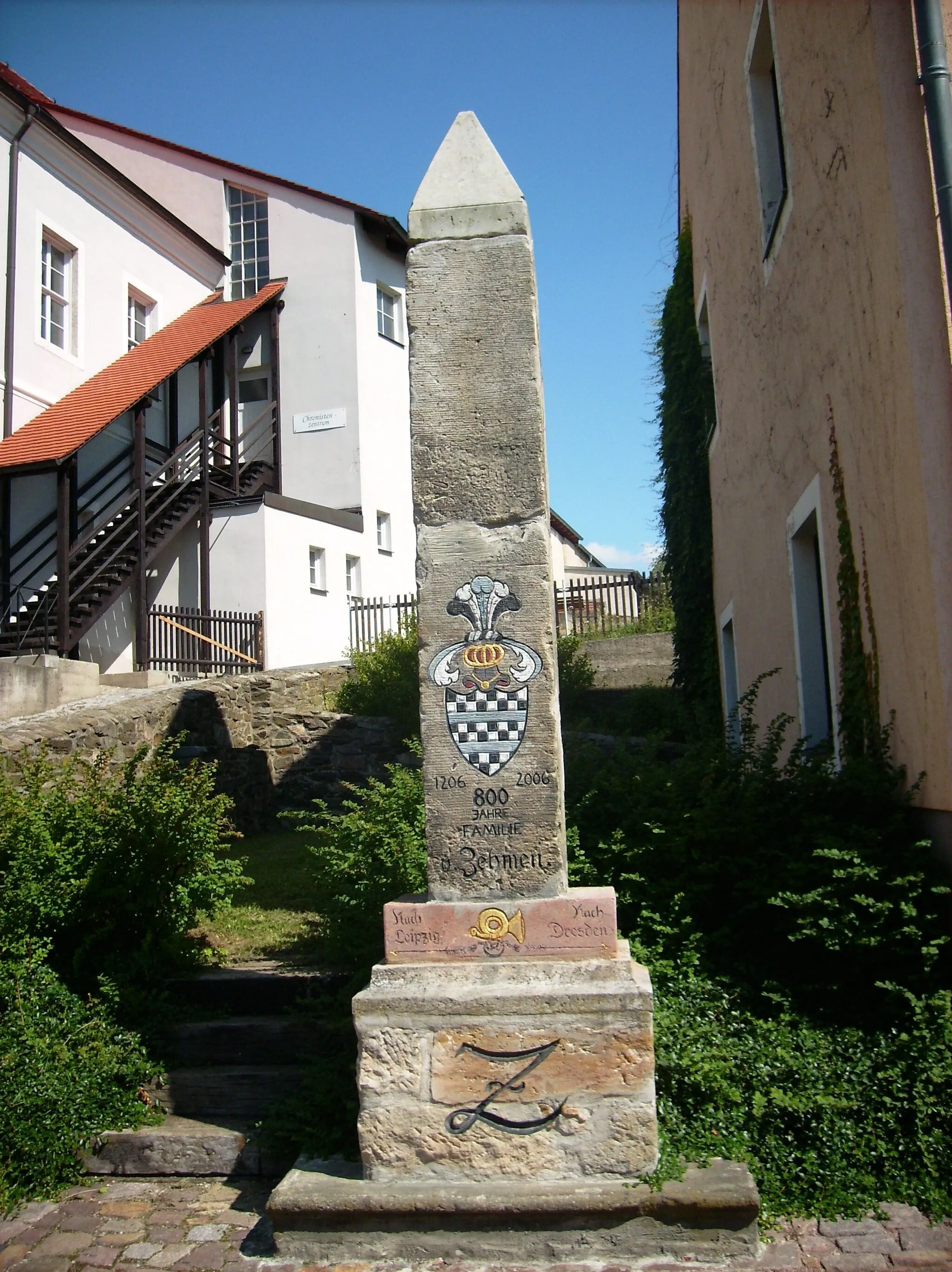 Photo showing: Obelisk near the church in Schleinitz (Leuben-Schleinitz, Meissen district, Saxony)