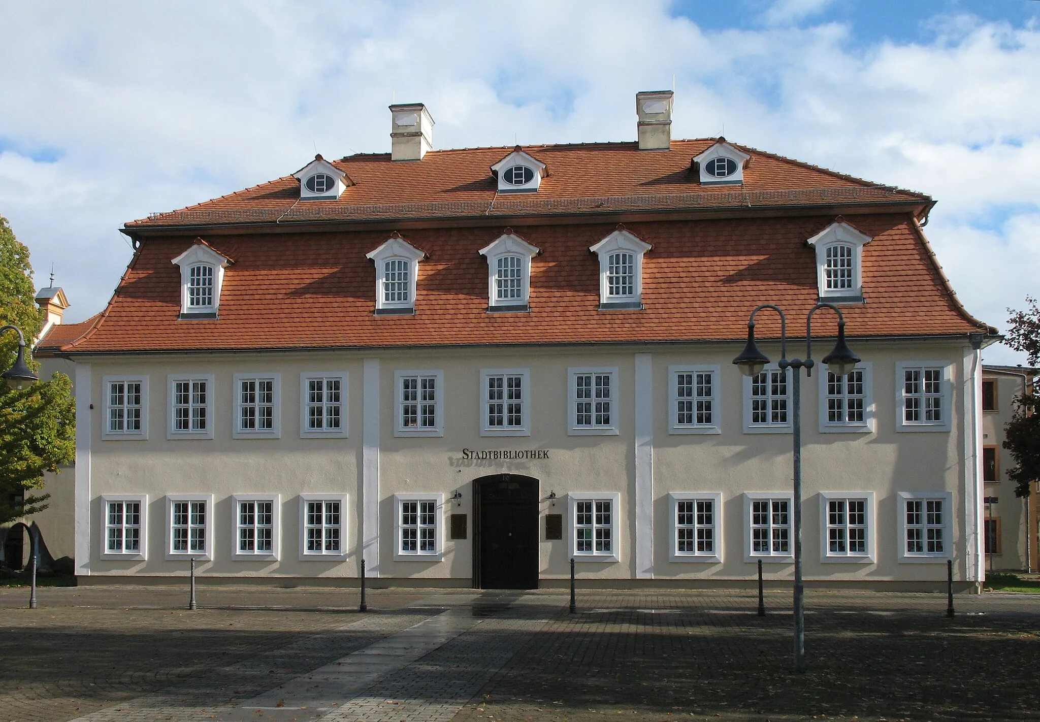 Photo showing: Public library in Niesky in Saxony, Germany