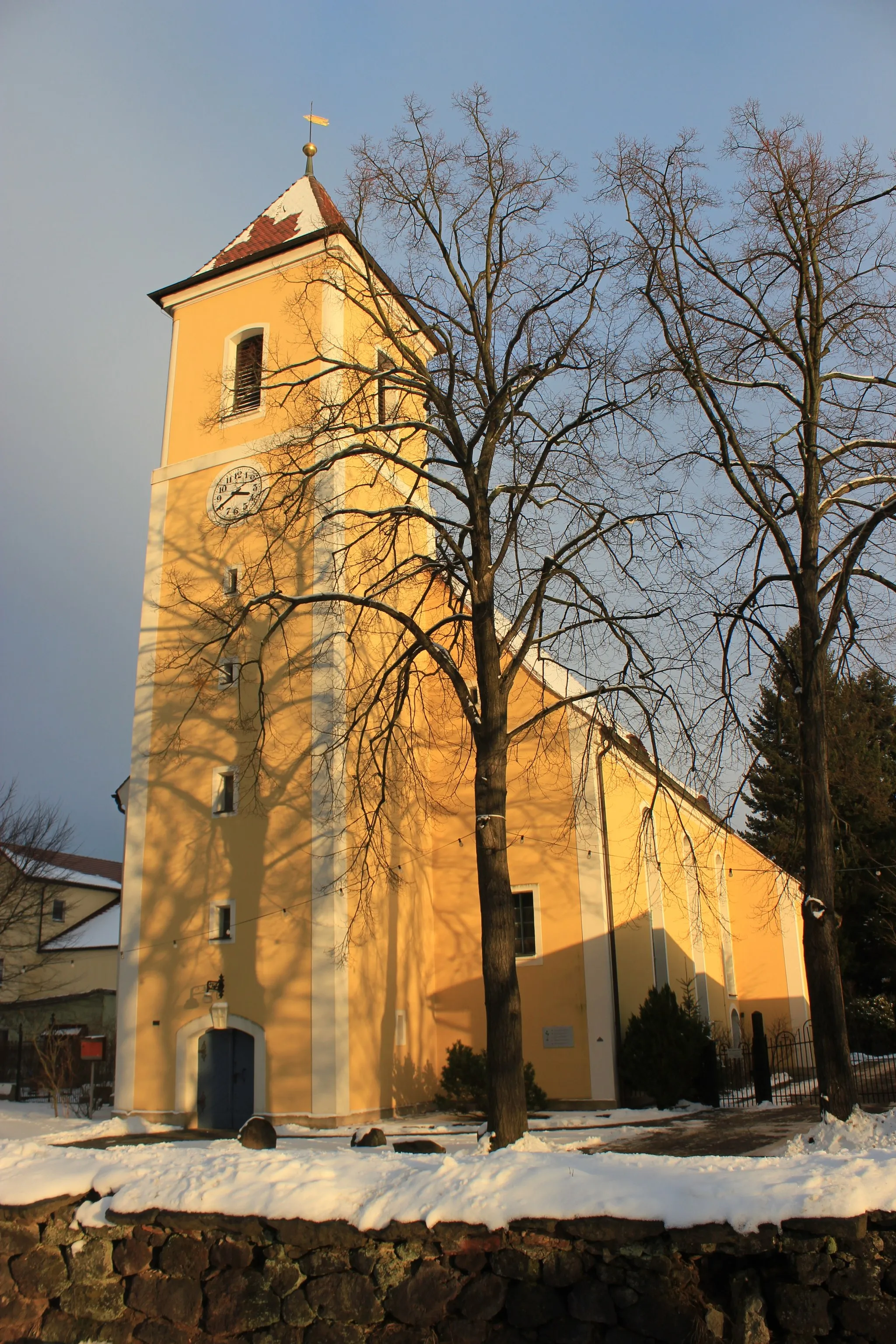 Photo showing: Ewangelska cyrkej we Łazu.