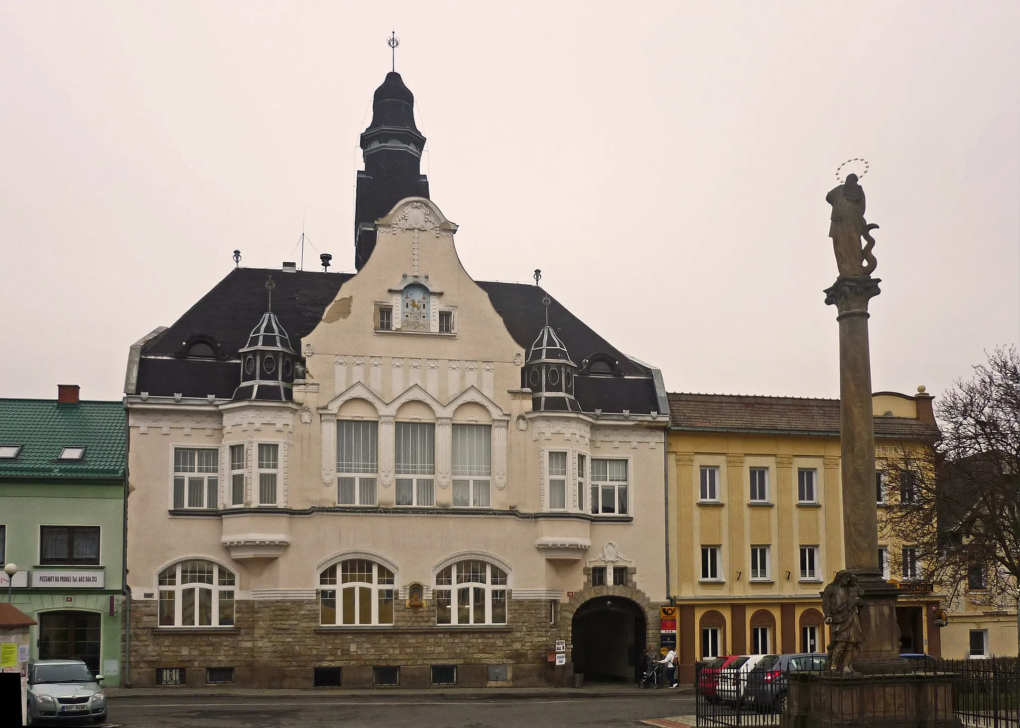 Photo showing: Neues Rathaus am Husovo náměstí in Karbitz (Chabařovice)
