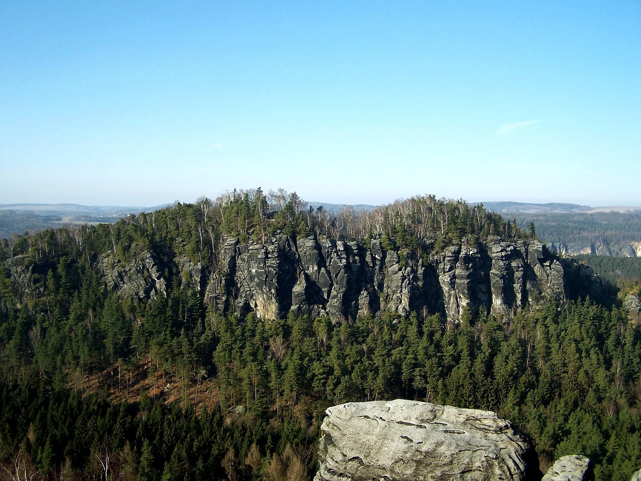 Photo showing: Blick vom Kleinen Bärenstein zum benachbarten Großen Bärenstein