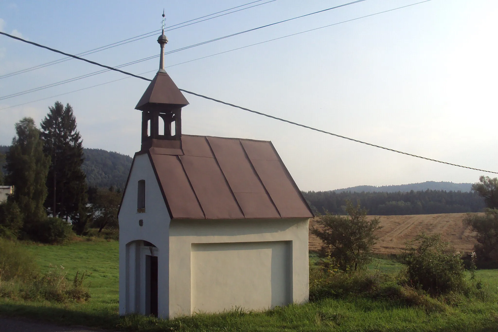 Photo showing: Neoznačená kaple v Černé Louži u Rynoltic